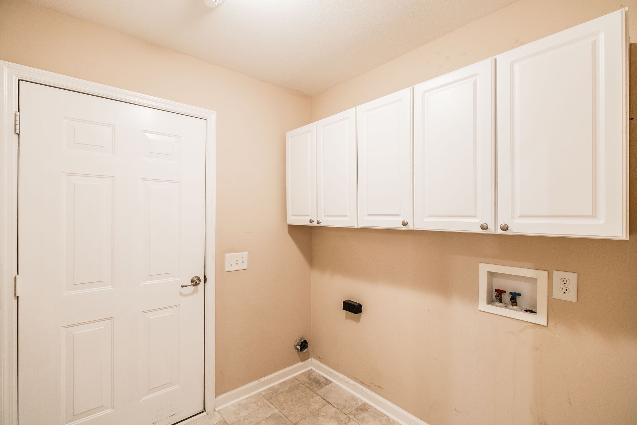825 Browns Ln Property Photo 29