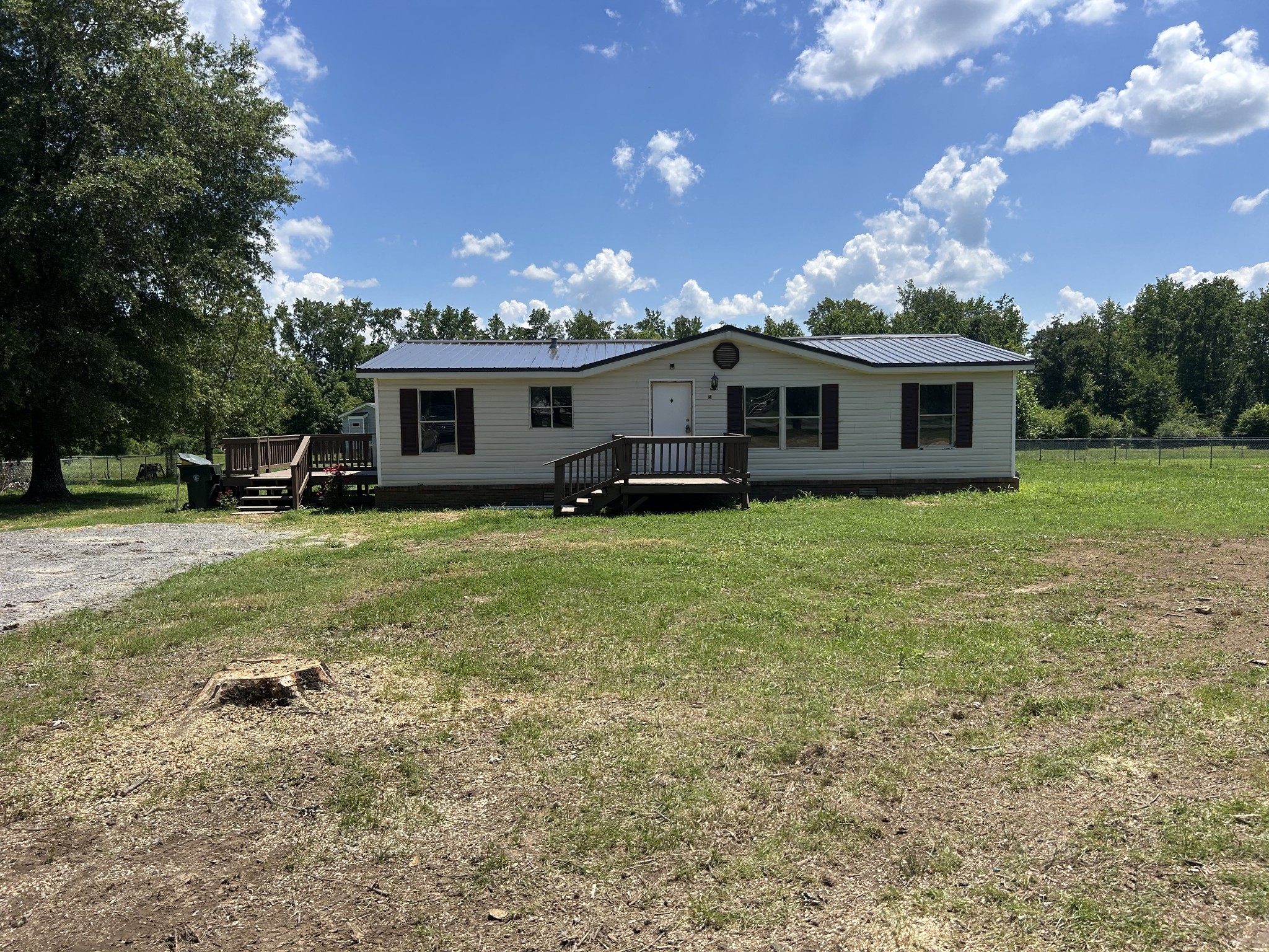 21 Country Dr Property Photo 1