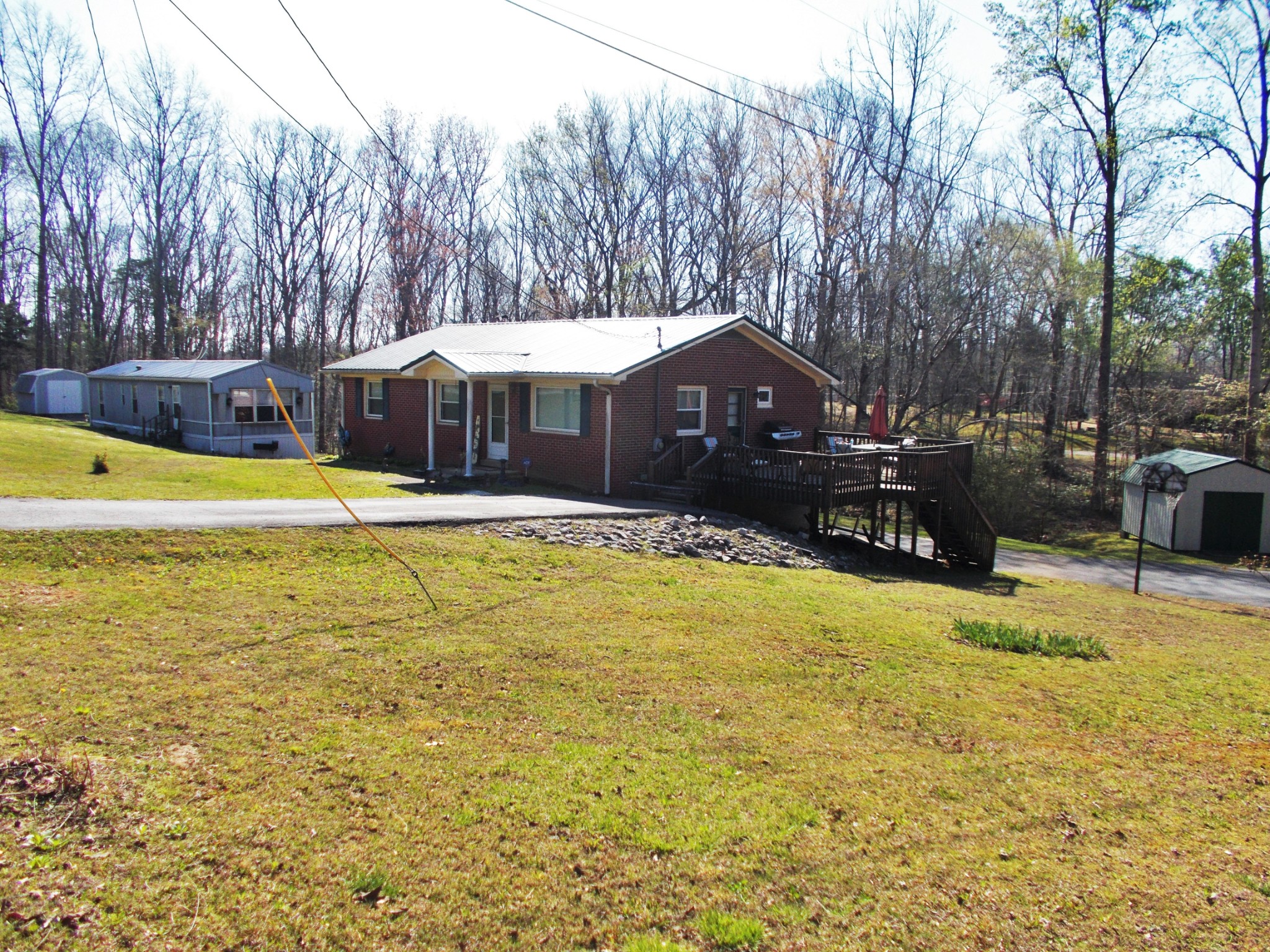 225 Cedar Hollow Dr Property Photo 1