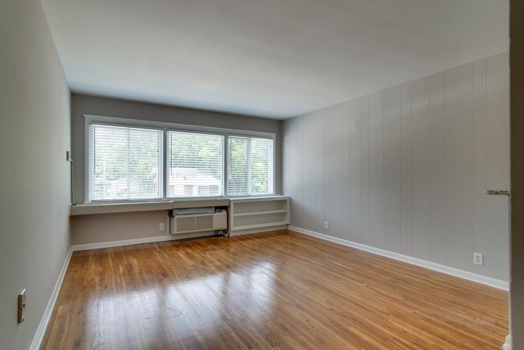 2020 Beech Ave Property Photo 6