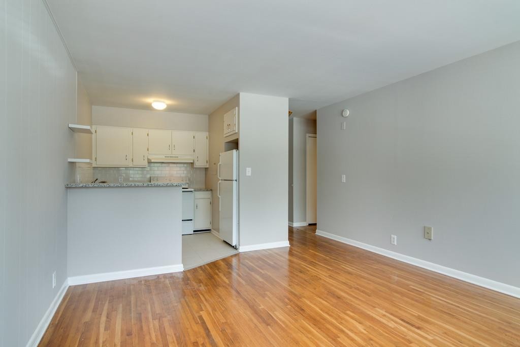 2020 Beech Ave Property Photo 7