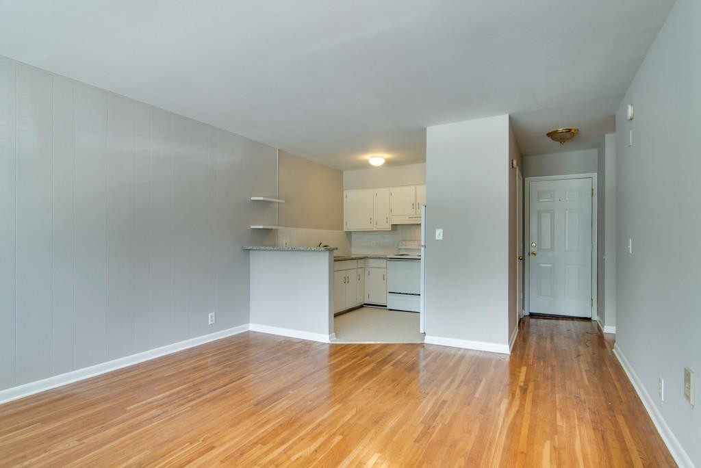 2020 Beech Ave Property Photo 8