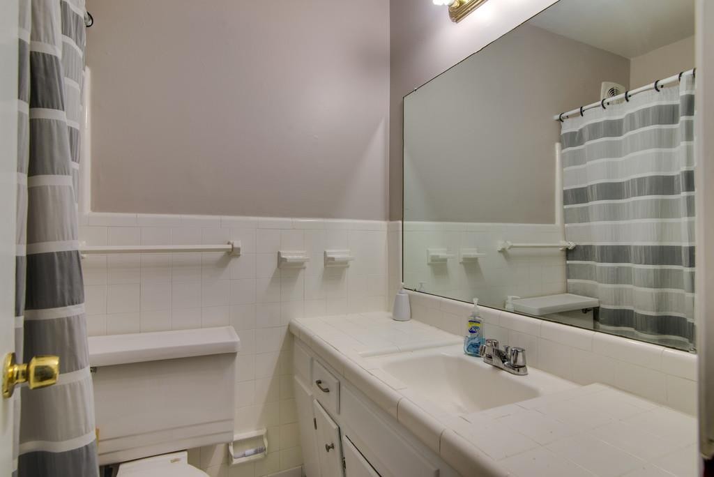 2020 Beech Ave Property Photo 13