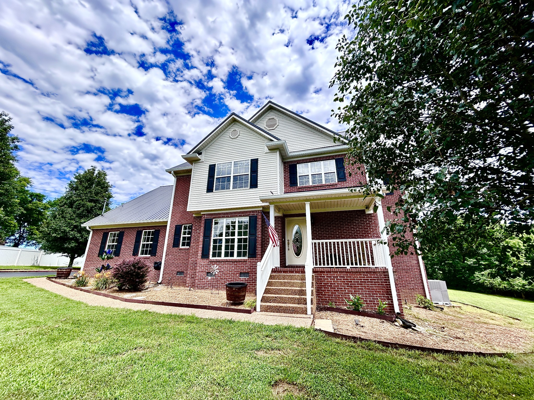1109 Stonehenge Ct Property Photo 4