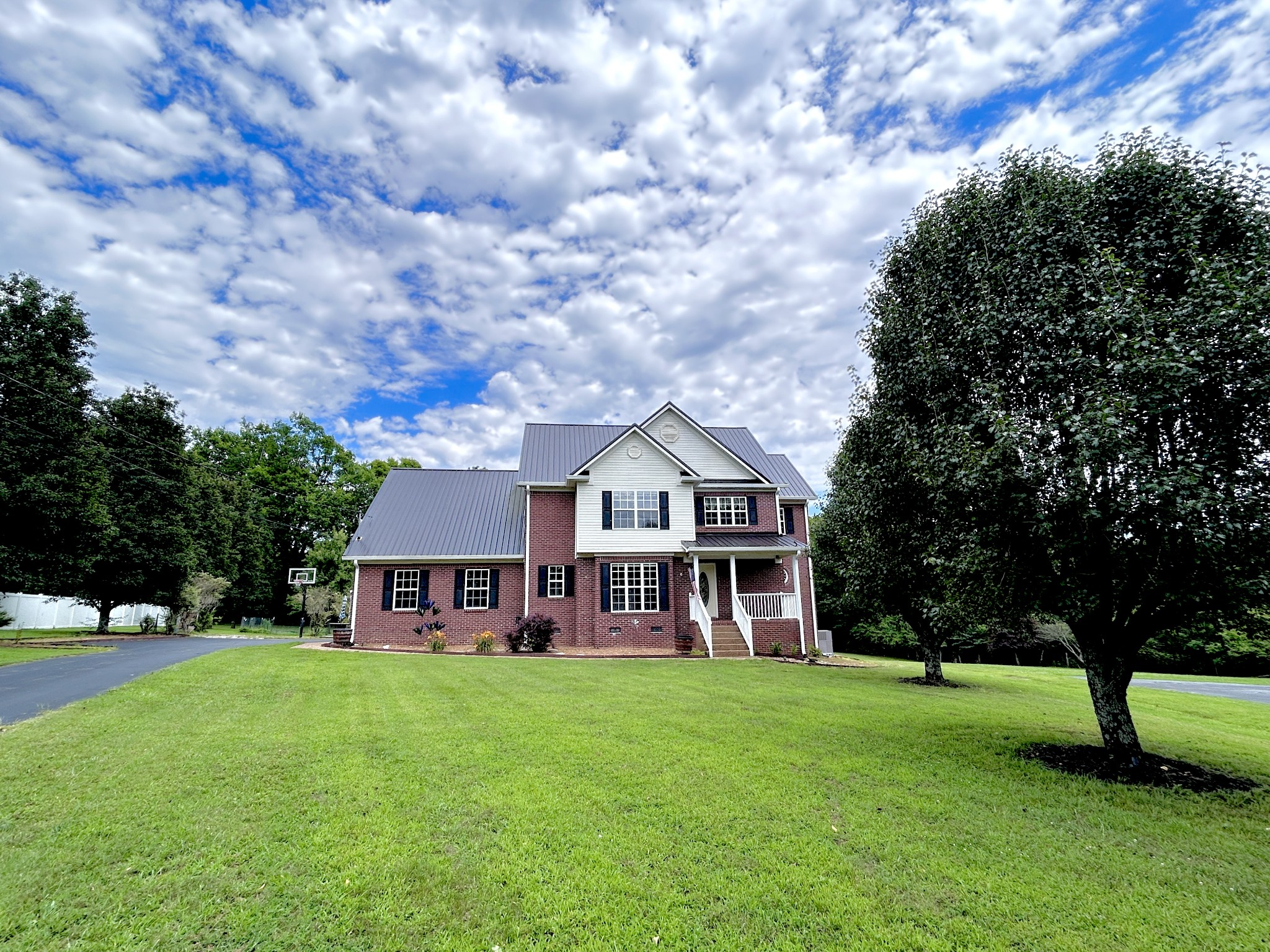 1109 Stonehenge Ct Property Photo 5