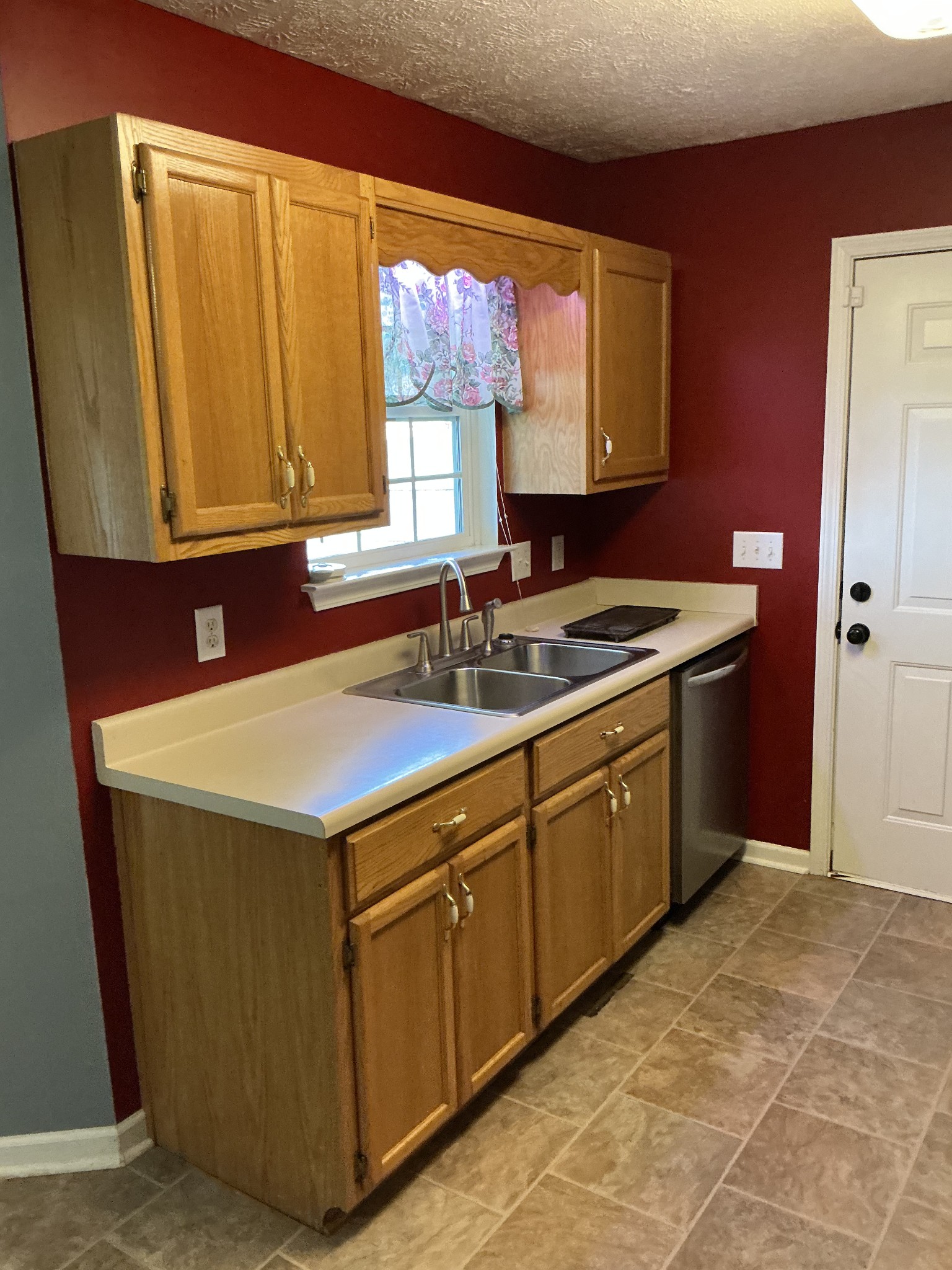 1706 Brittany Ct Property Photo 5