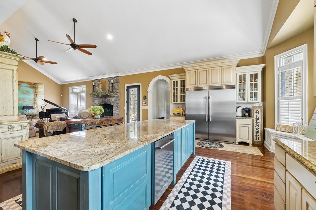 3631 Louisville Rd Property Photo 14