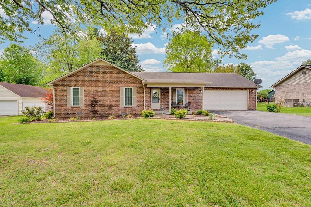 595 Laurel Park Cir