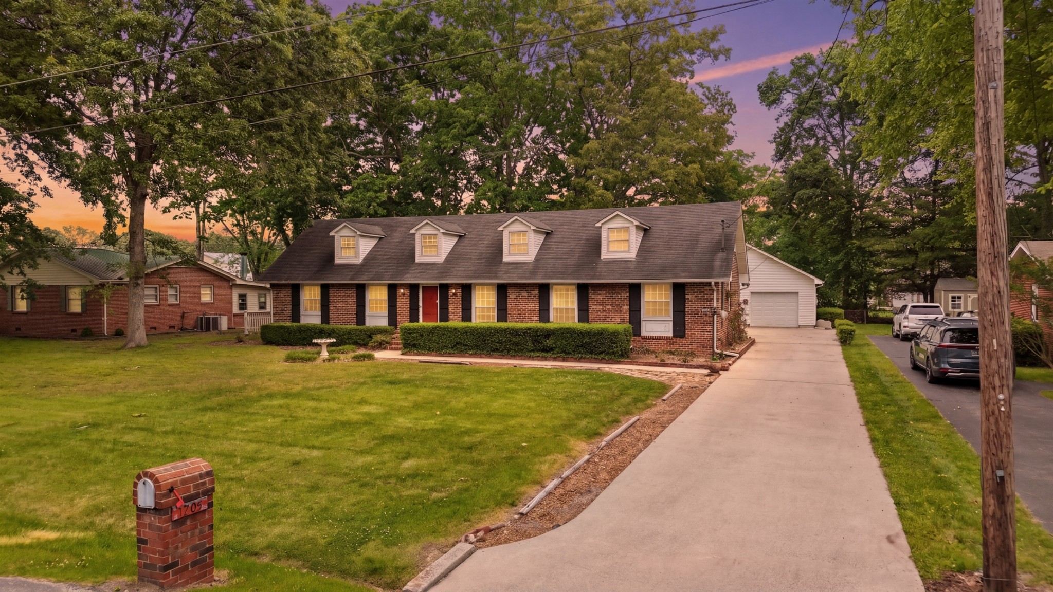 1205 Woodcrest Dr