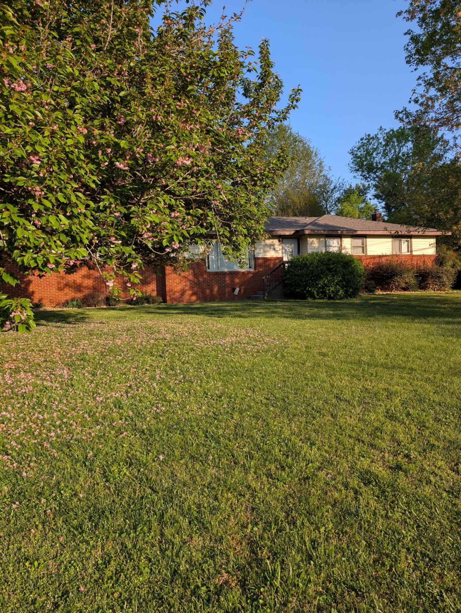 1239 Dossett Street Property Photo 1