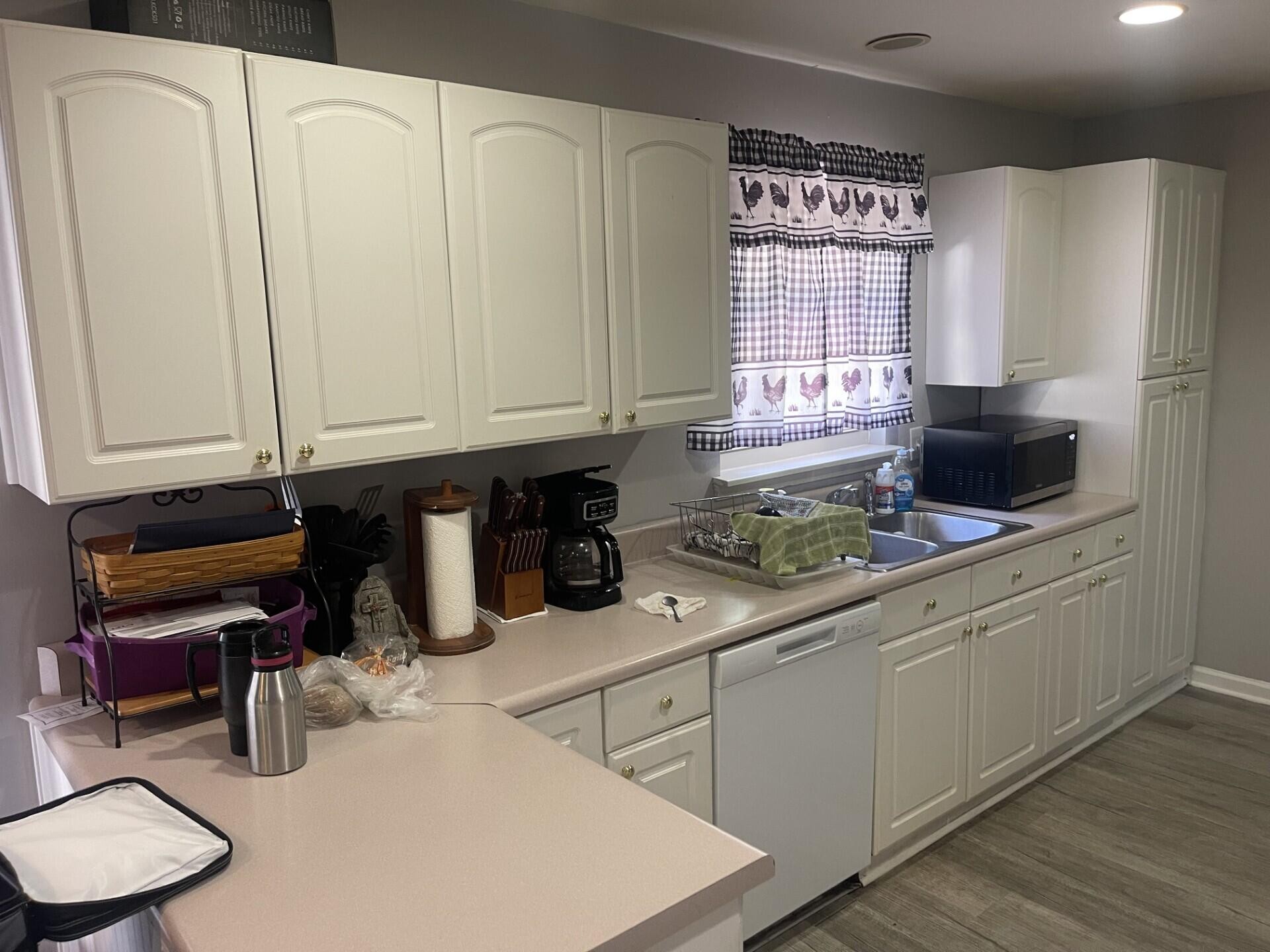 1239 Dossett Street Property Photo 4