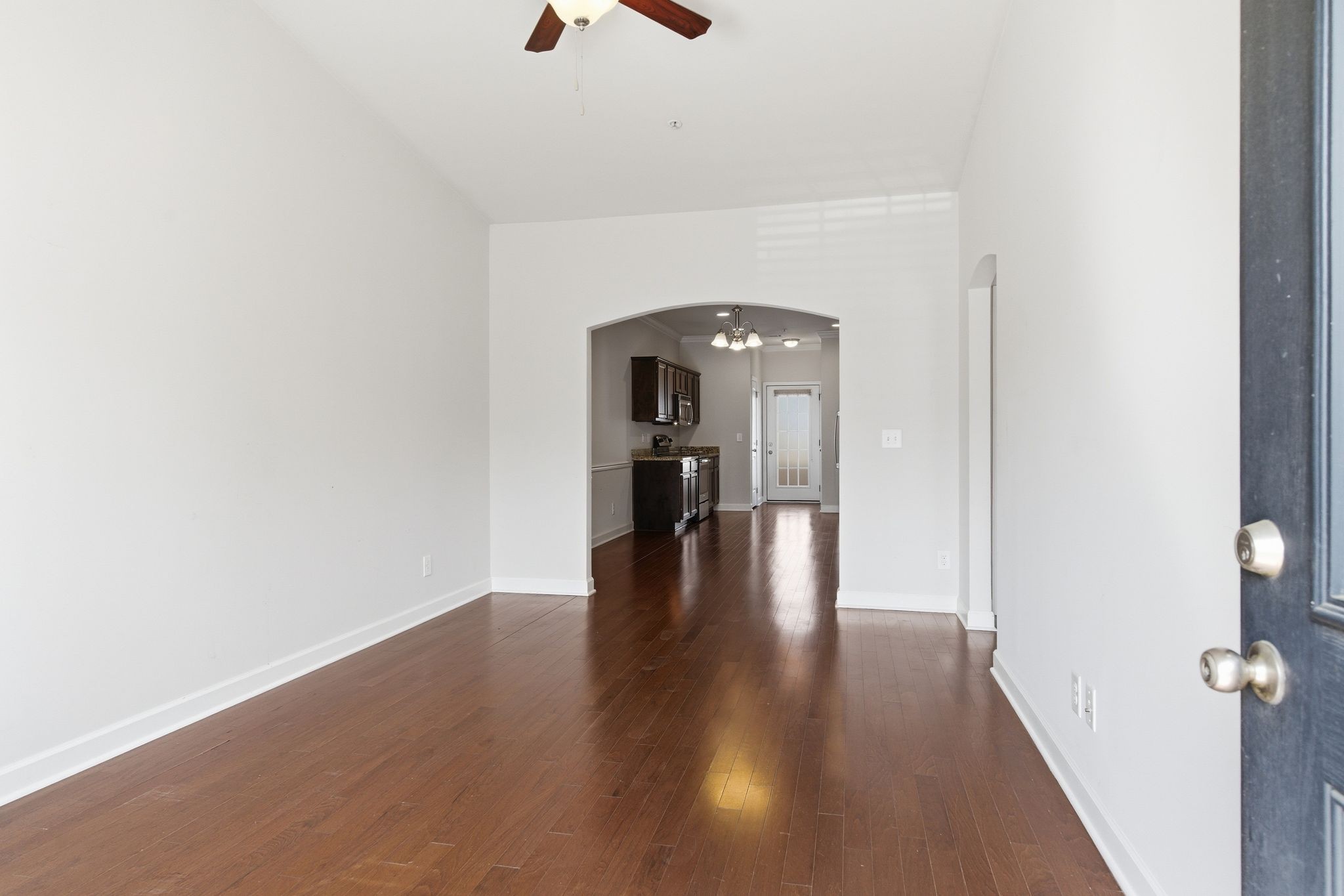 1040 Charlie Daniels Pkwy Property Photo 2