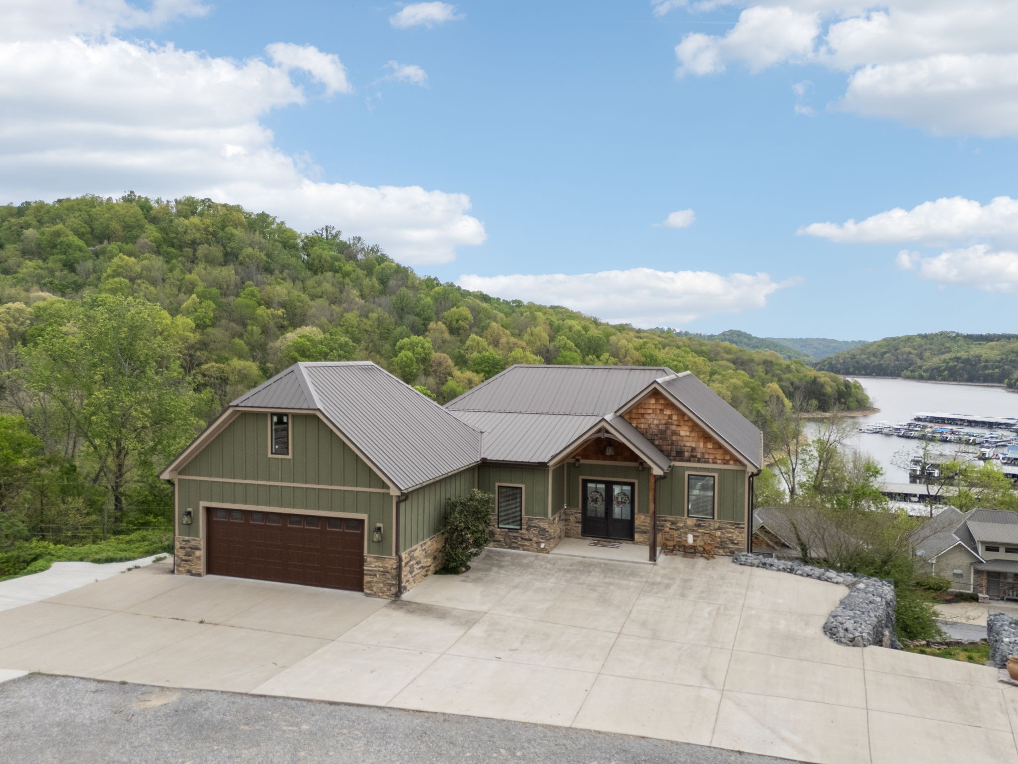 1010 Old Casey Cove Rd Property Photo 1