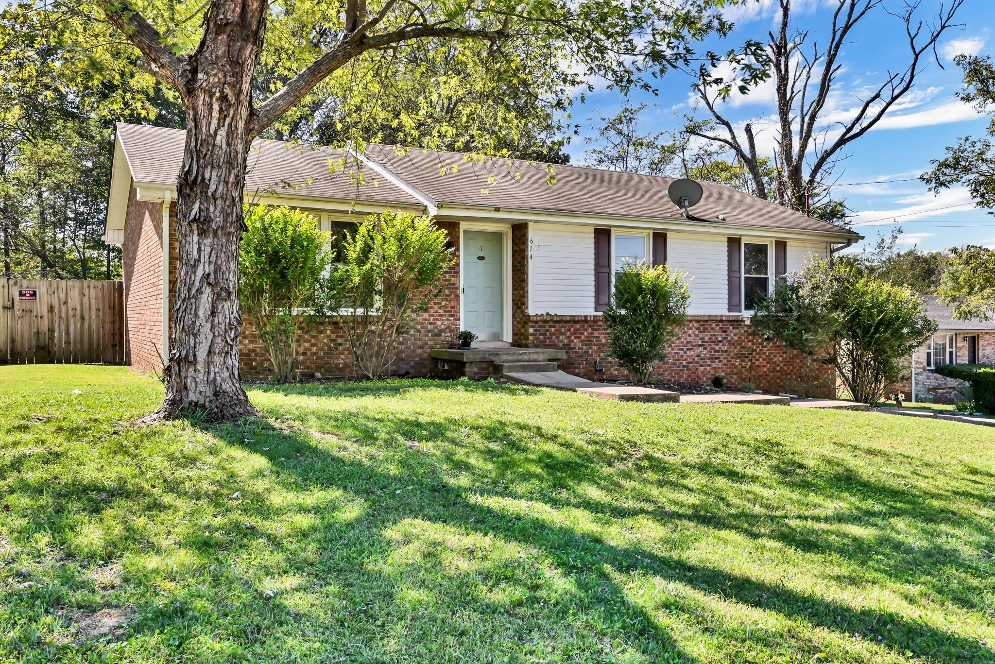614 Cayce Dr Property Photo 1