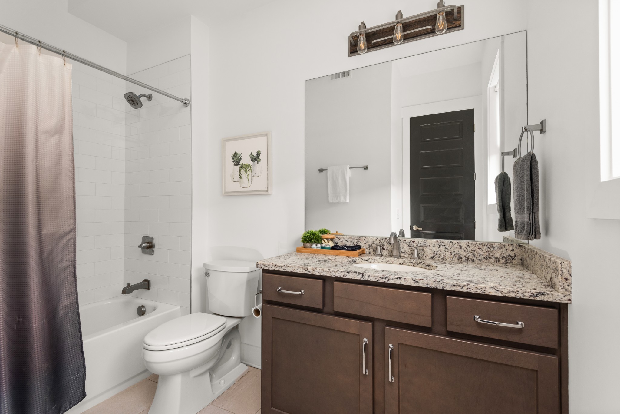 1027 E Trinity Ln Property Photo 18