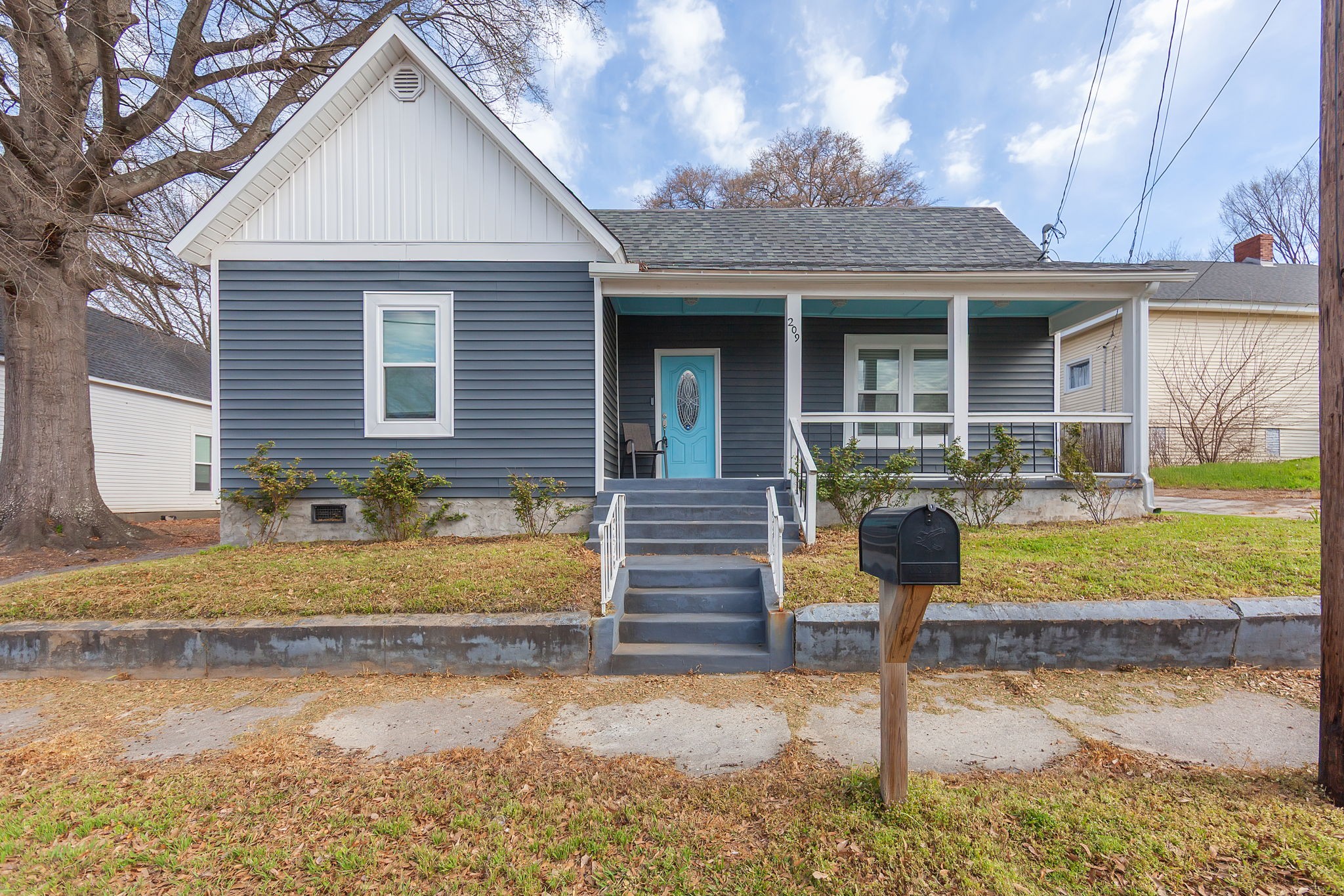 209 Hatton St Property Photo 1