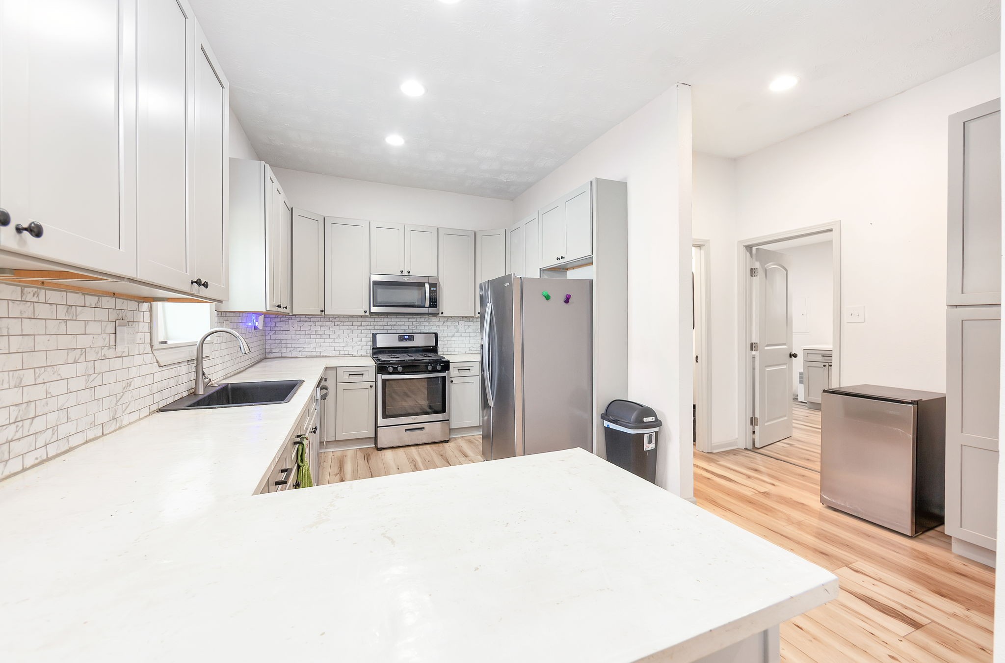 209 Hatton St Property Photo 6