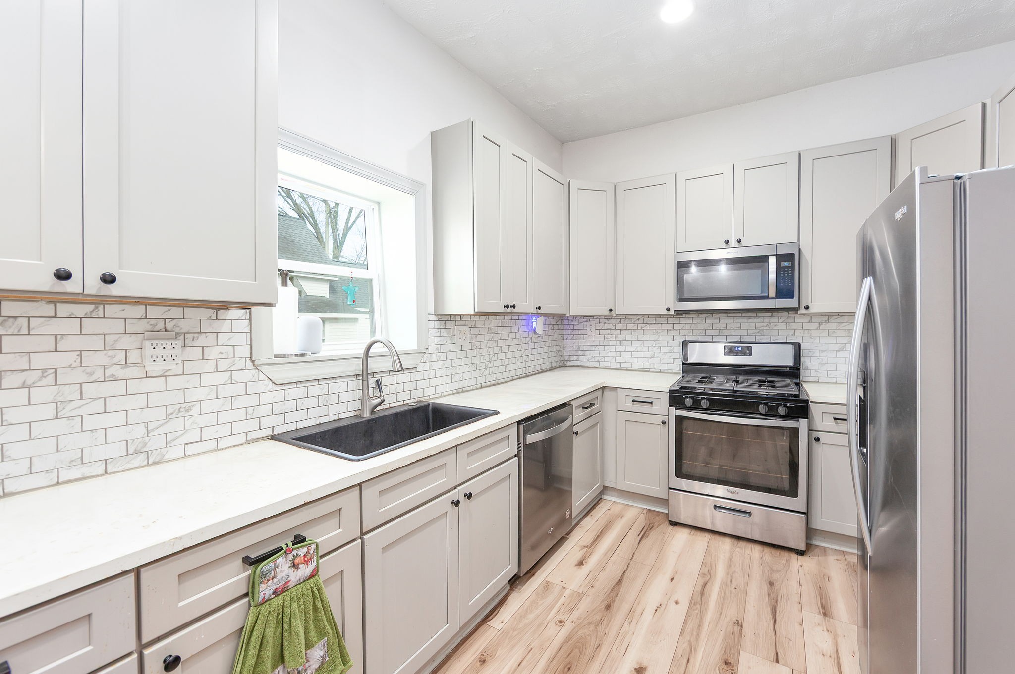 209 Hatton St Property Photo 7
