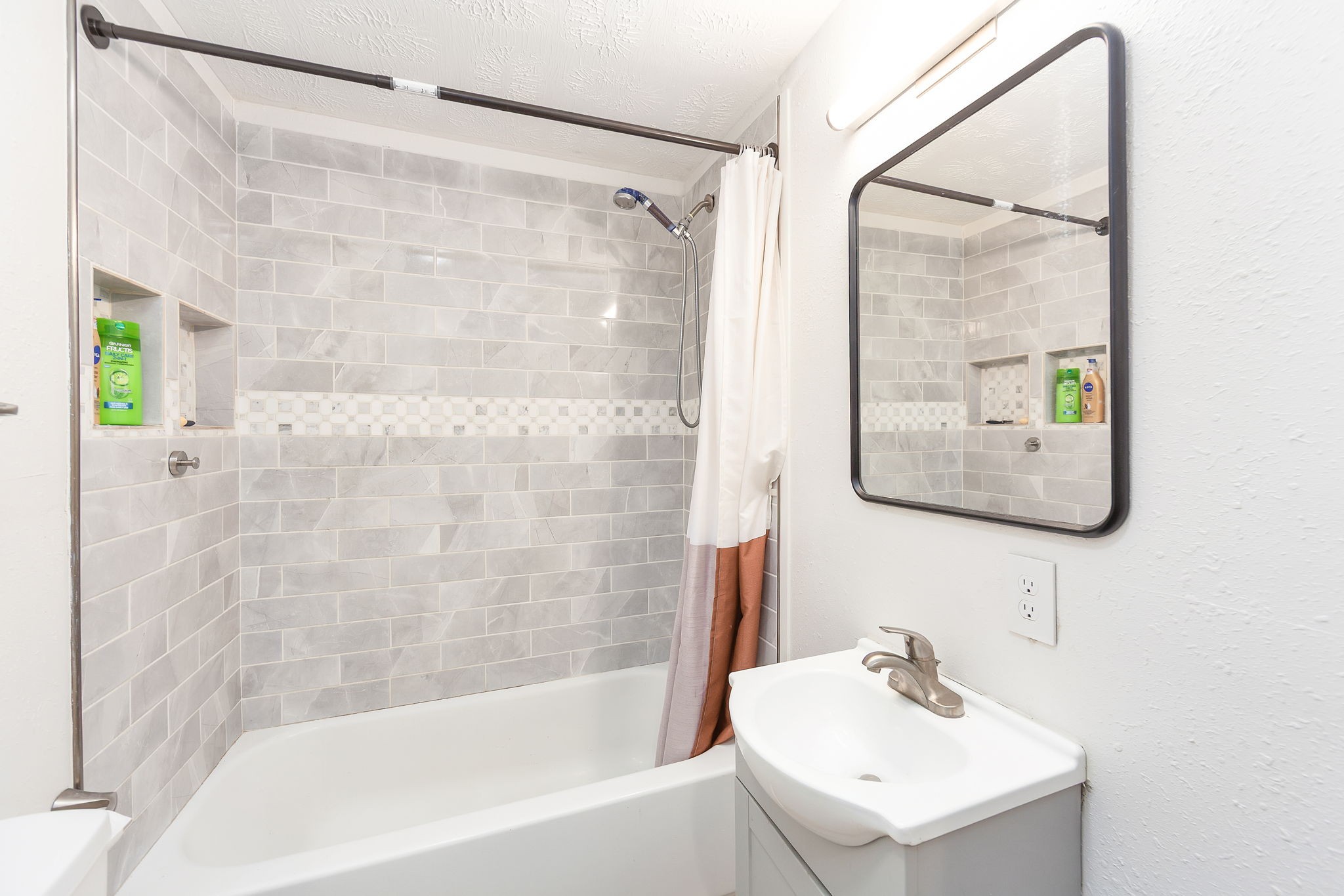 209 Hatton St Property Photo 8