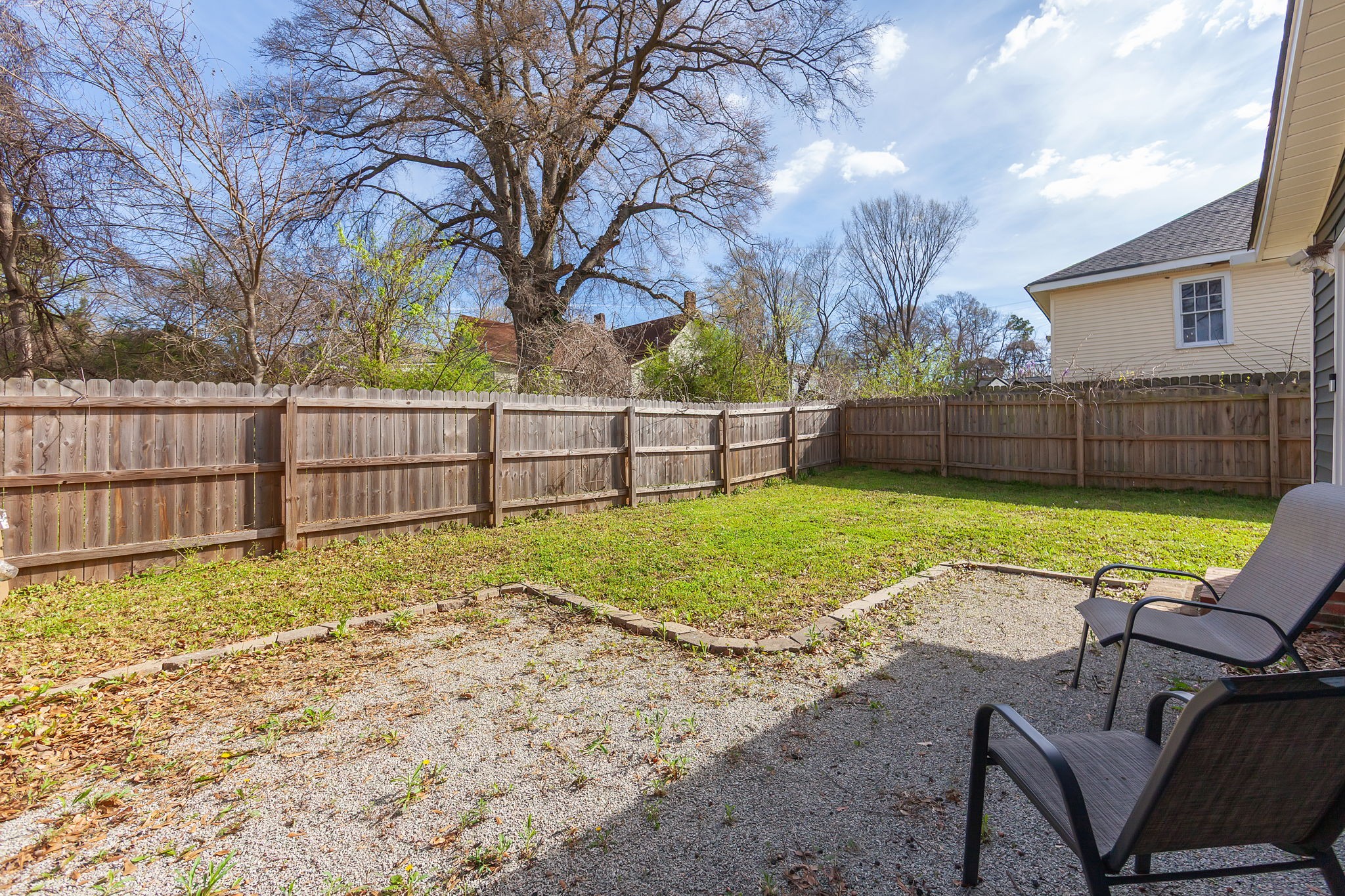 209 Hatton St Property Photo 18