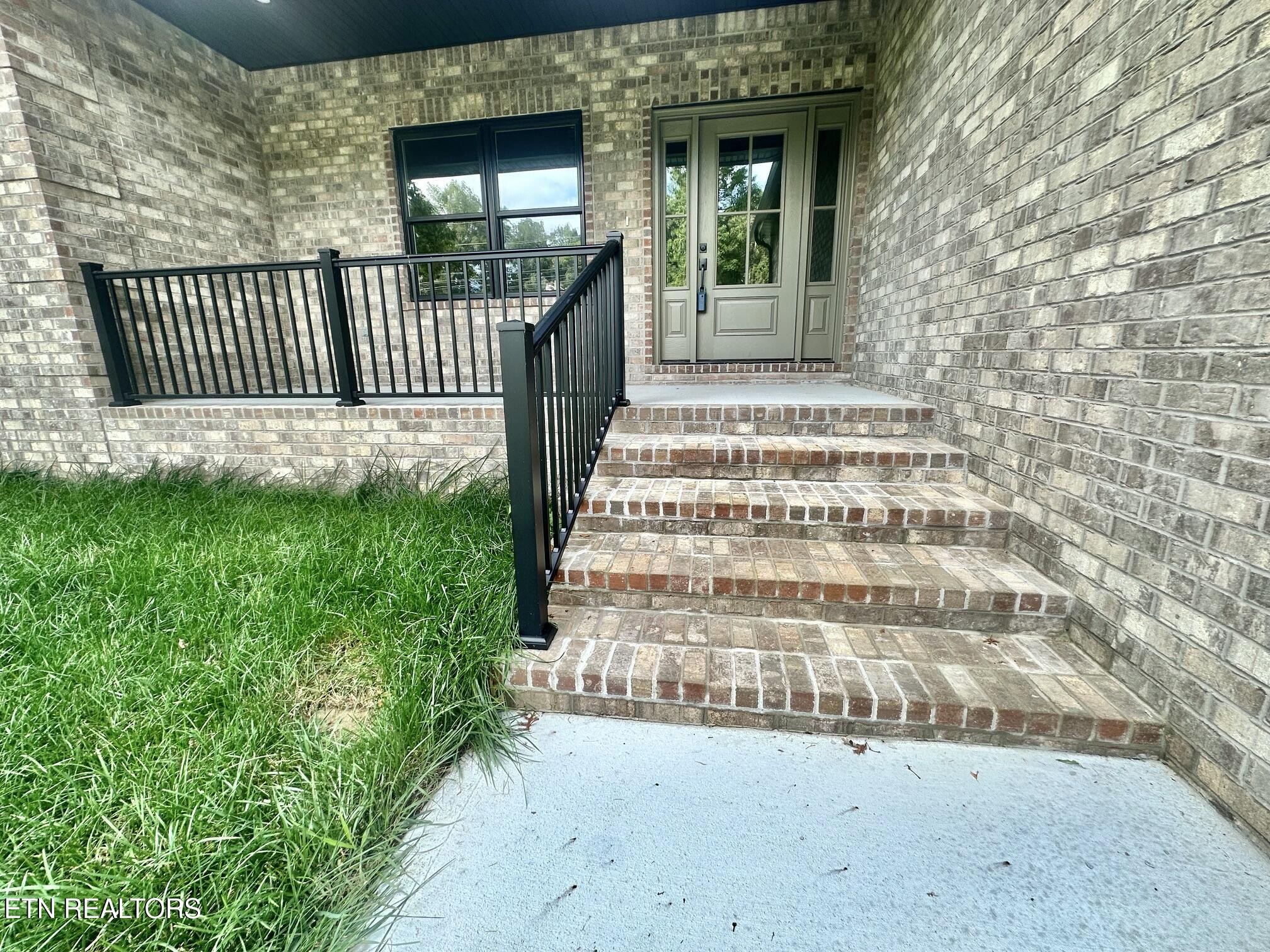 614 Apoka Lane Property Photo 4