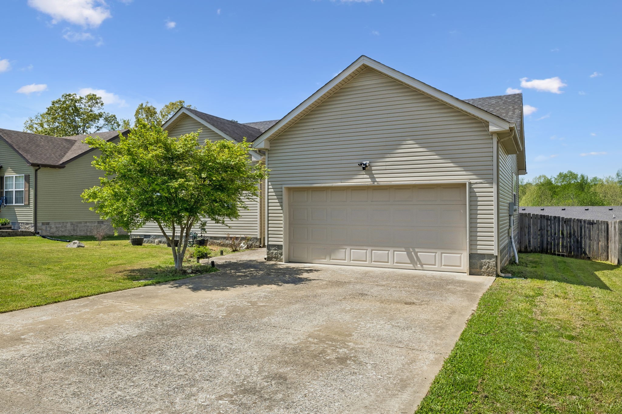 1388 Constitution Dr Property Photo 2