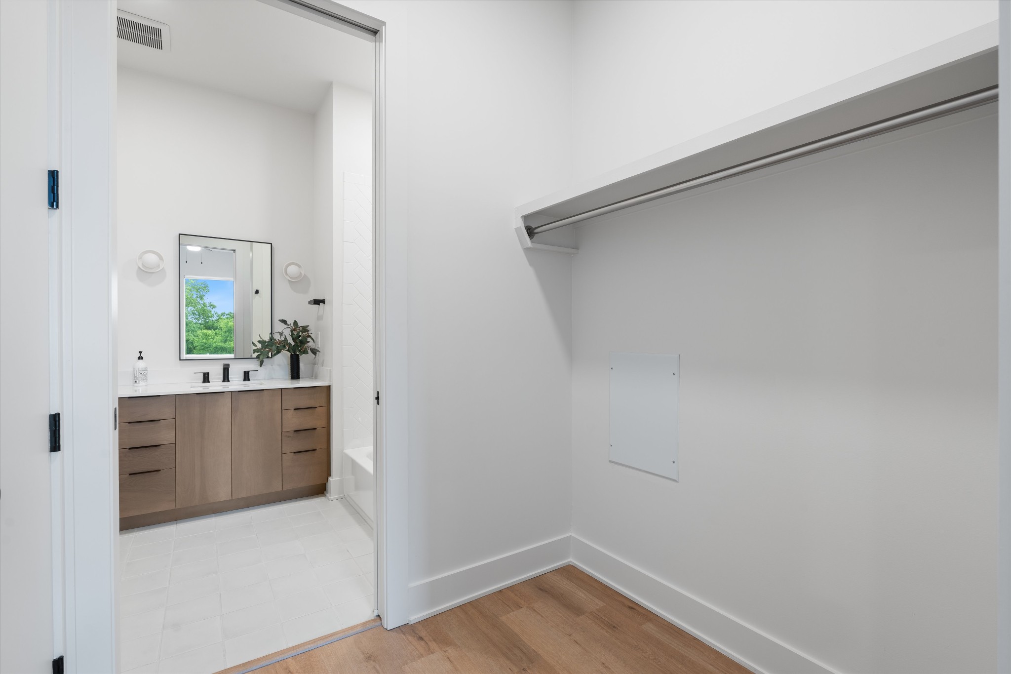 1090 Haysboro Ave Property Photo 14