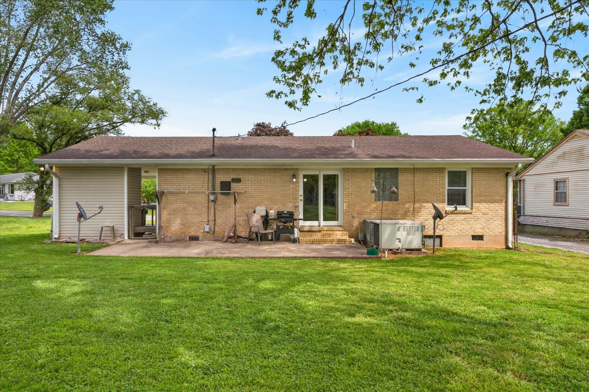 415 Elaine Dr Property Photo 28