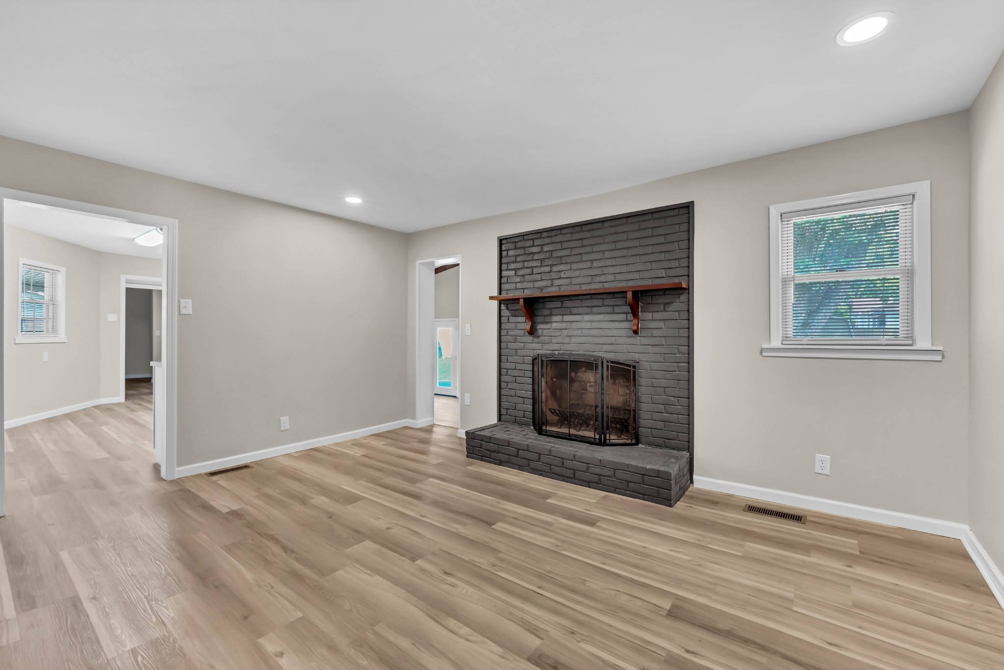 207 Donna Dr Property Photo 8