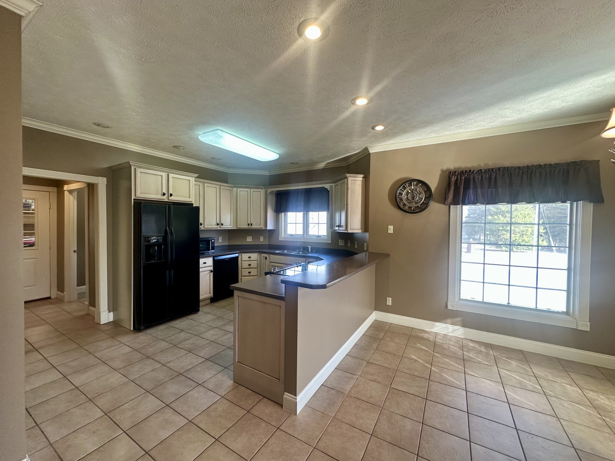 25 Max Dr Property Photo 8