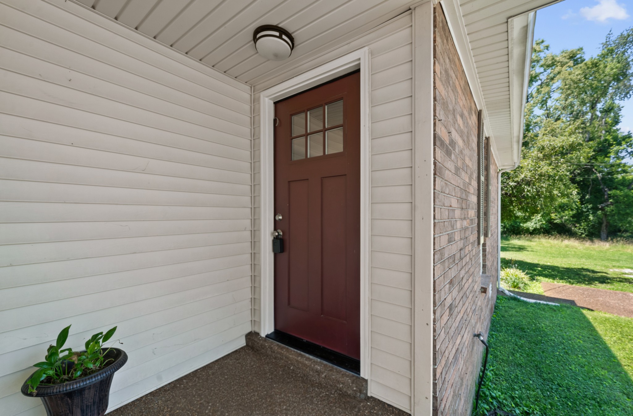 1126 Apple Valley Rd Property Photo 3
