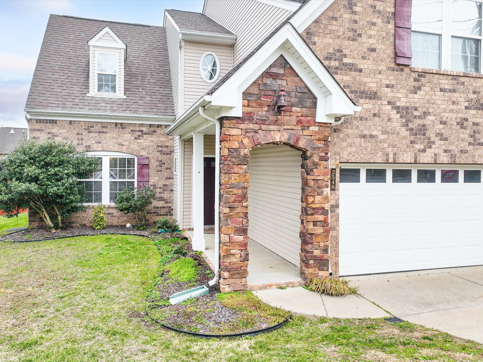2548 Jordan Ridge Dr Property Photo 2