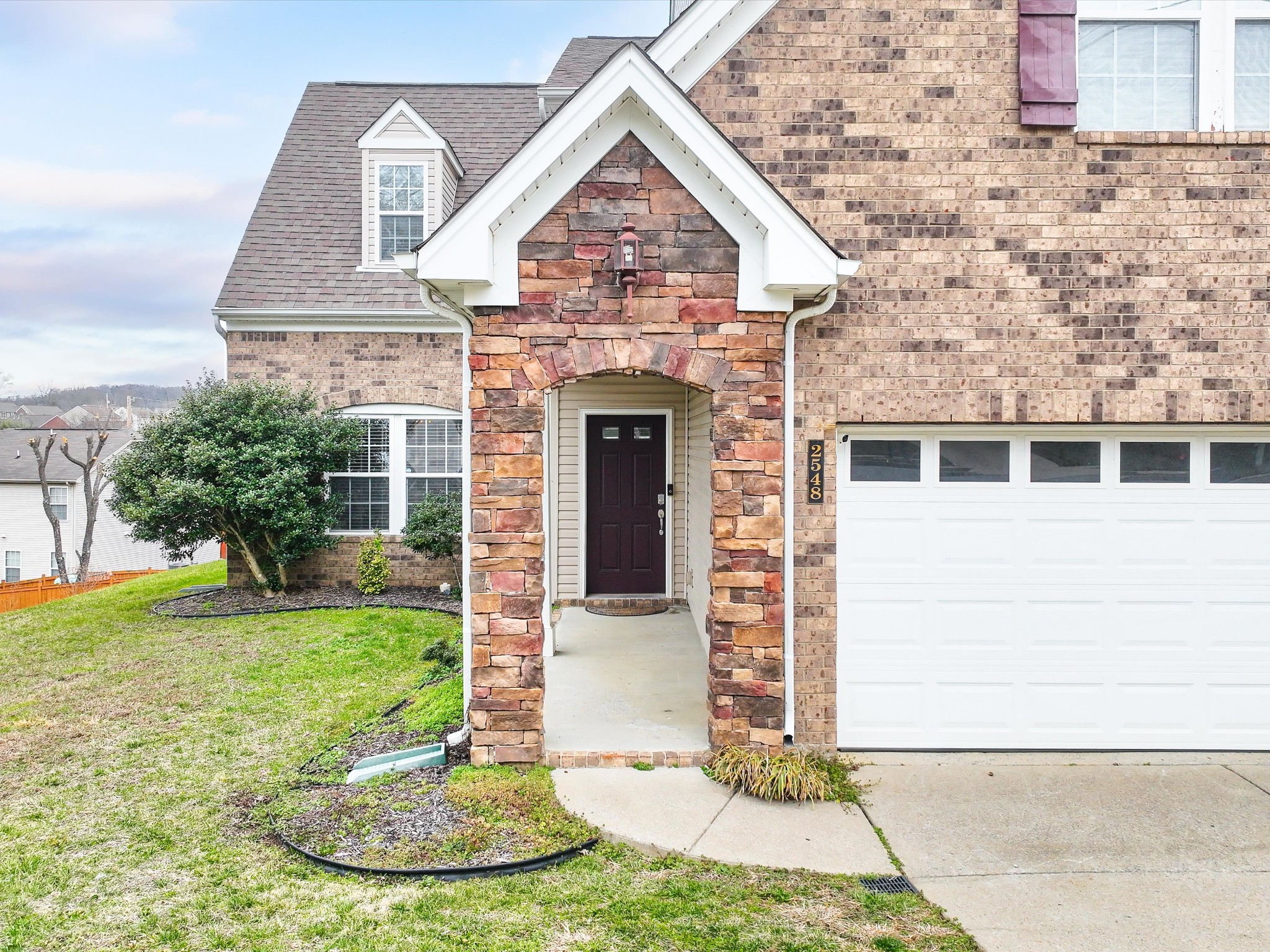2548 Jordan Ridge Dr Property Photo 3