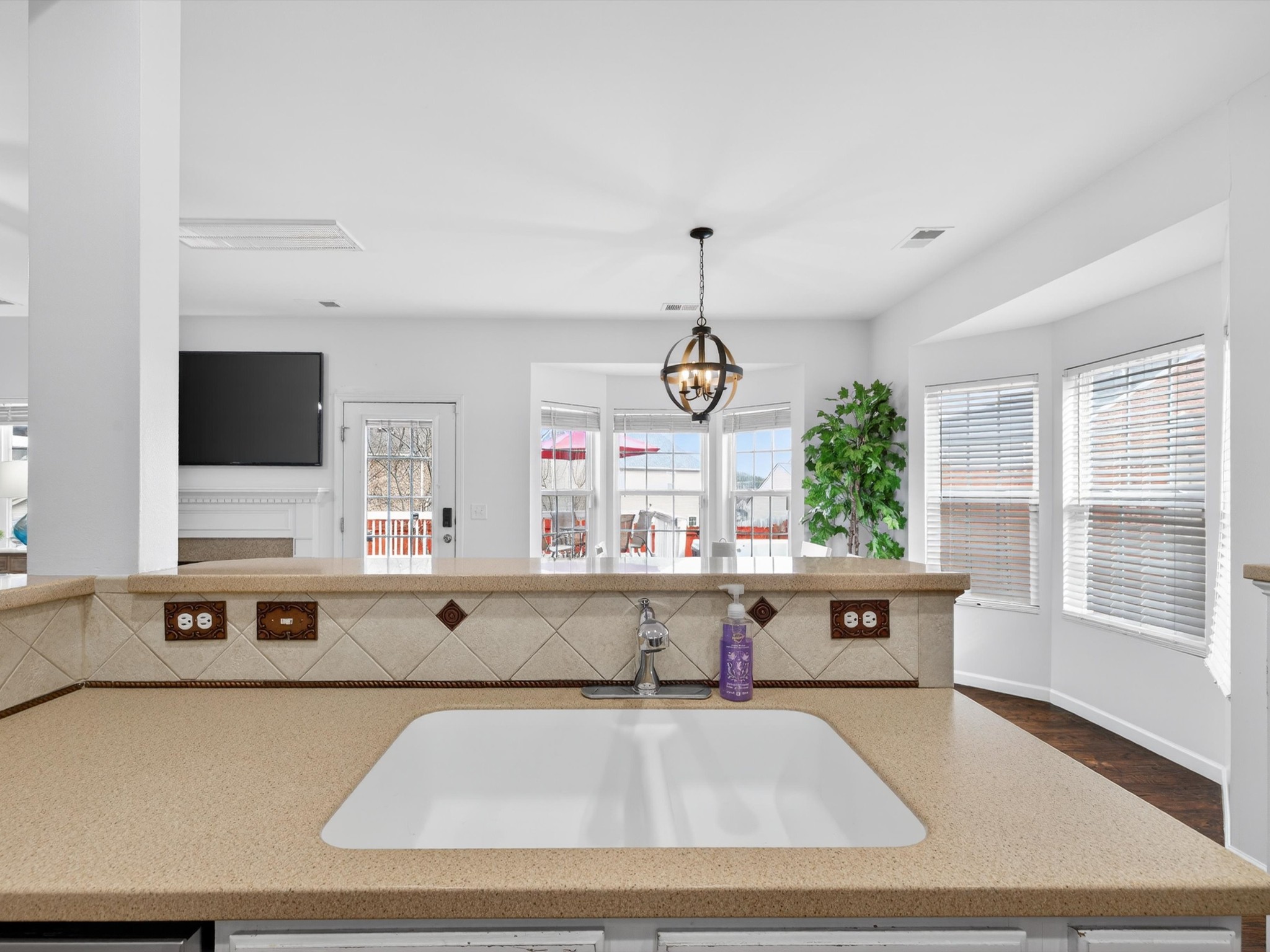2548 Jordan Ridge Dr Property Photo 6