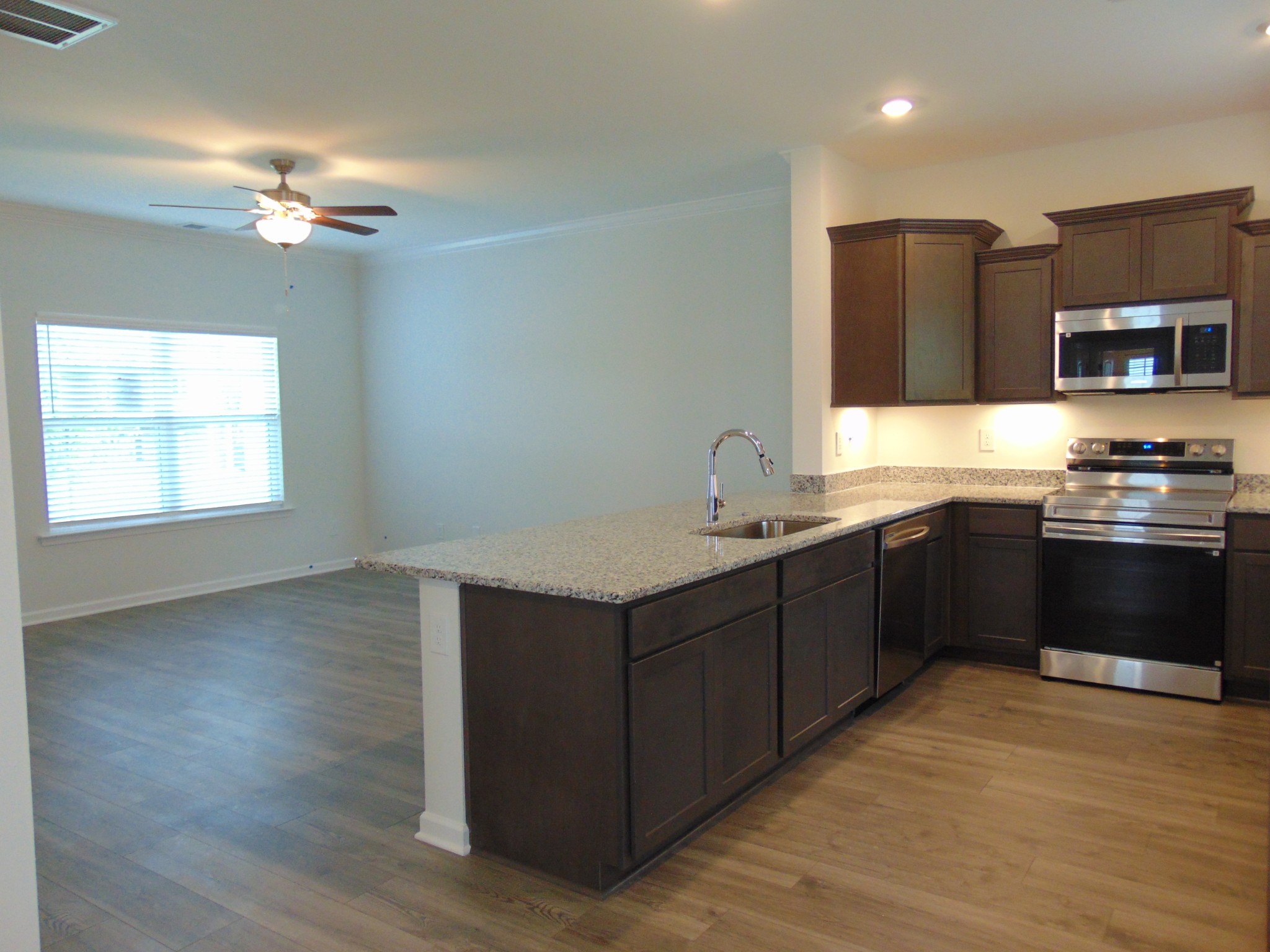 287 Spring Street Property Photo 5