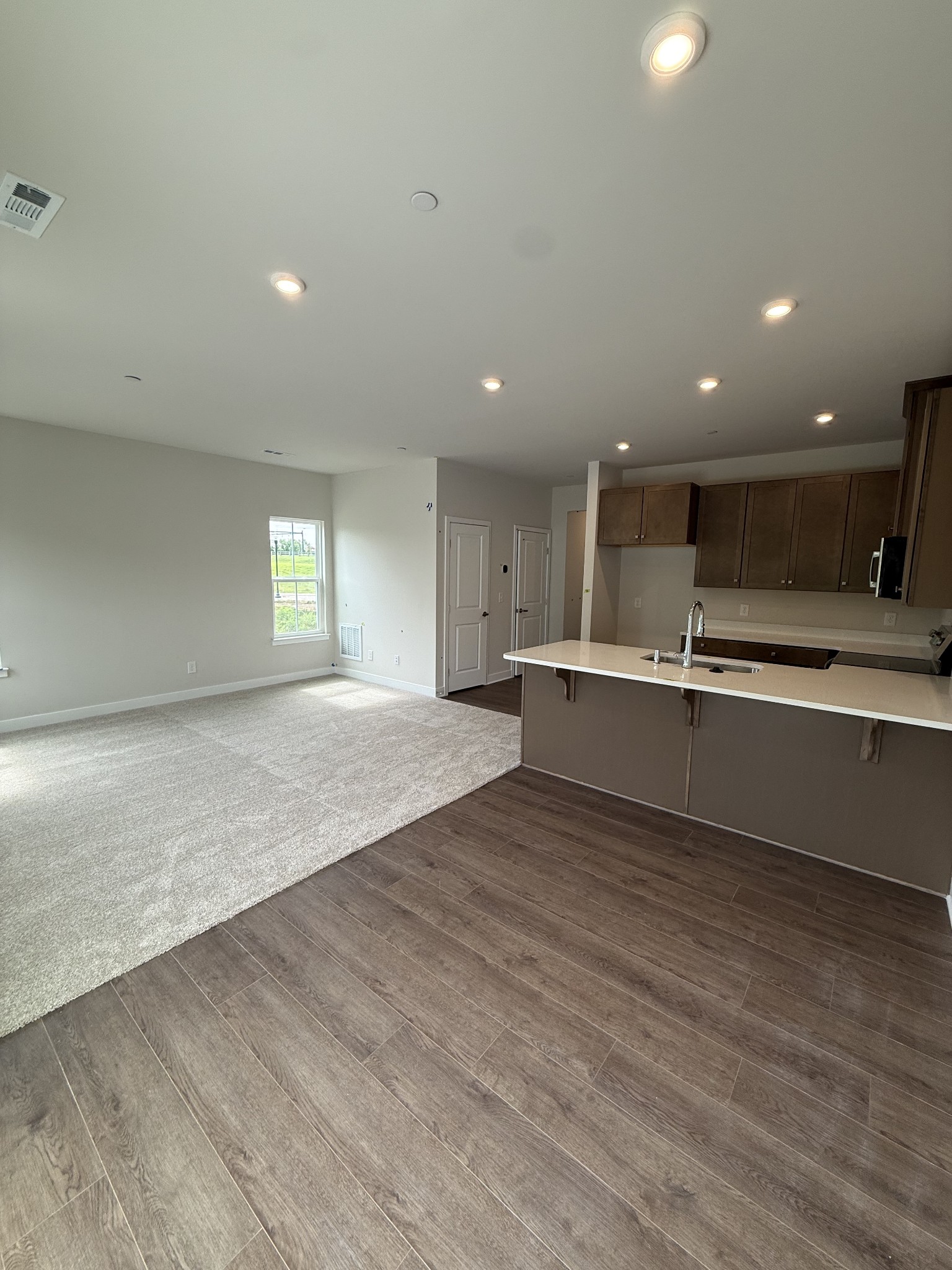 213 Primrose Lane Property Photo 3