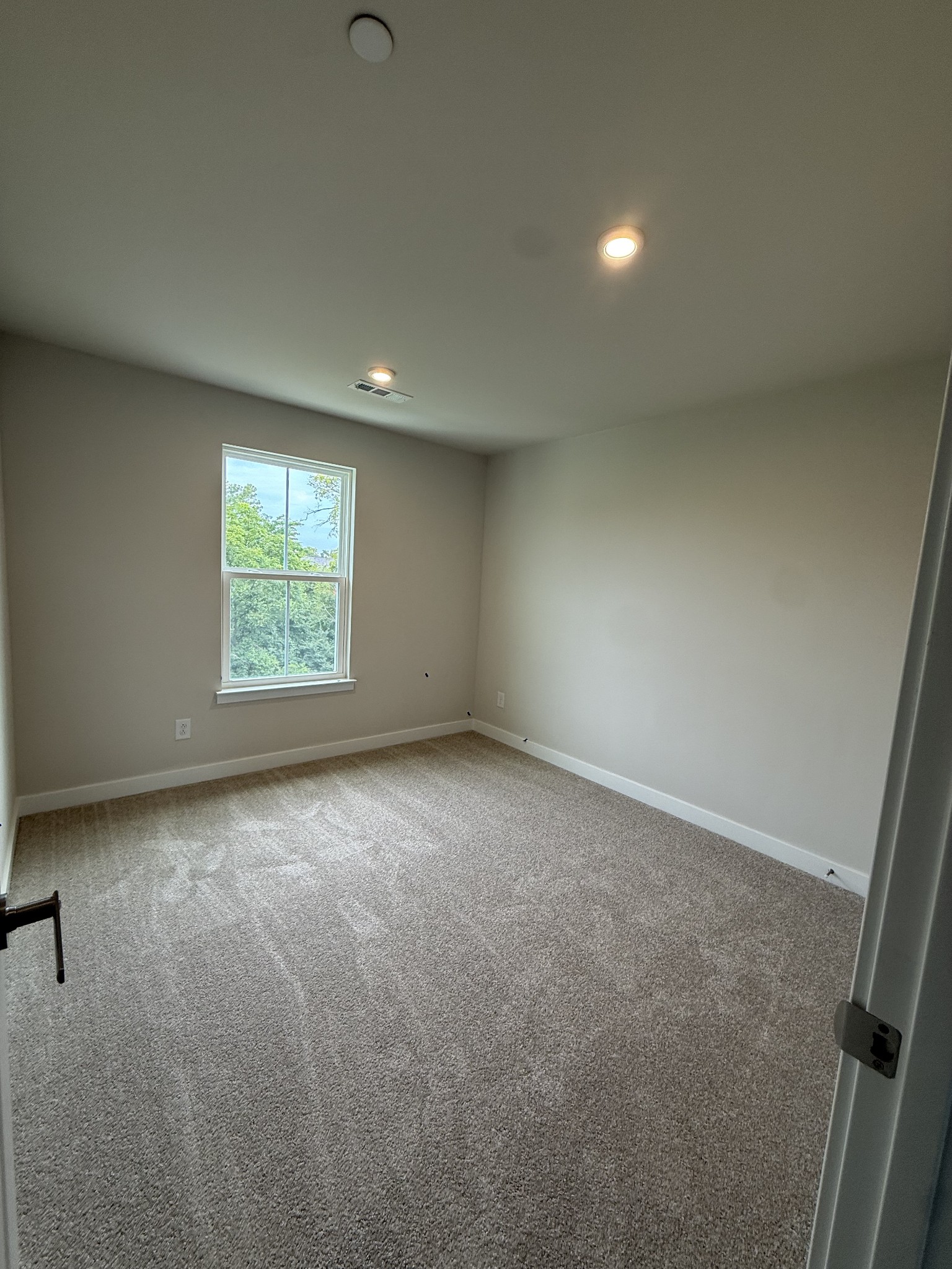 213 Primrose Lane Property Photo 7