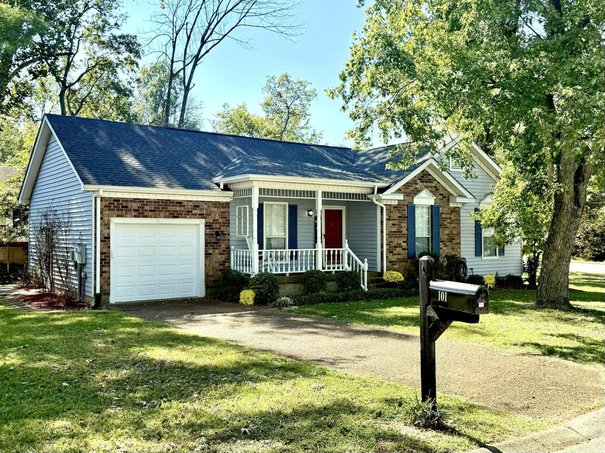 101 Heathcote Ct Property Photo 1
