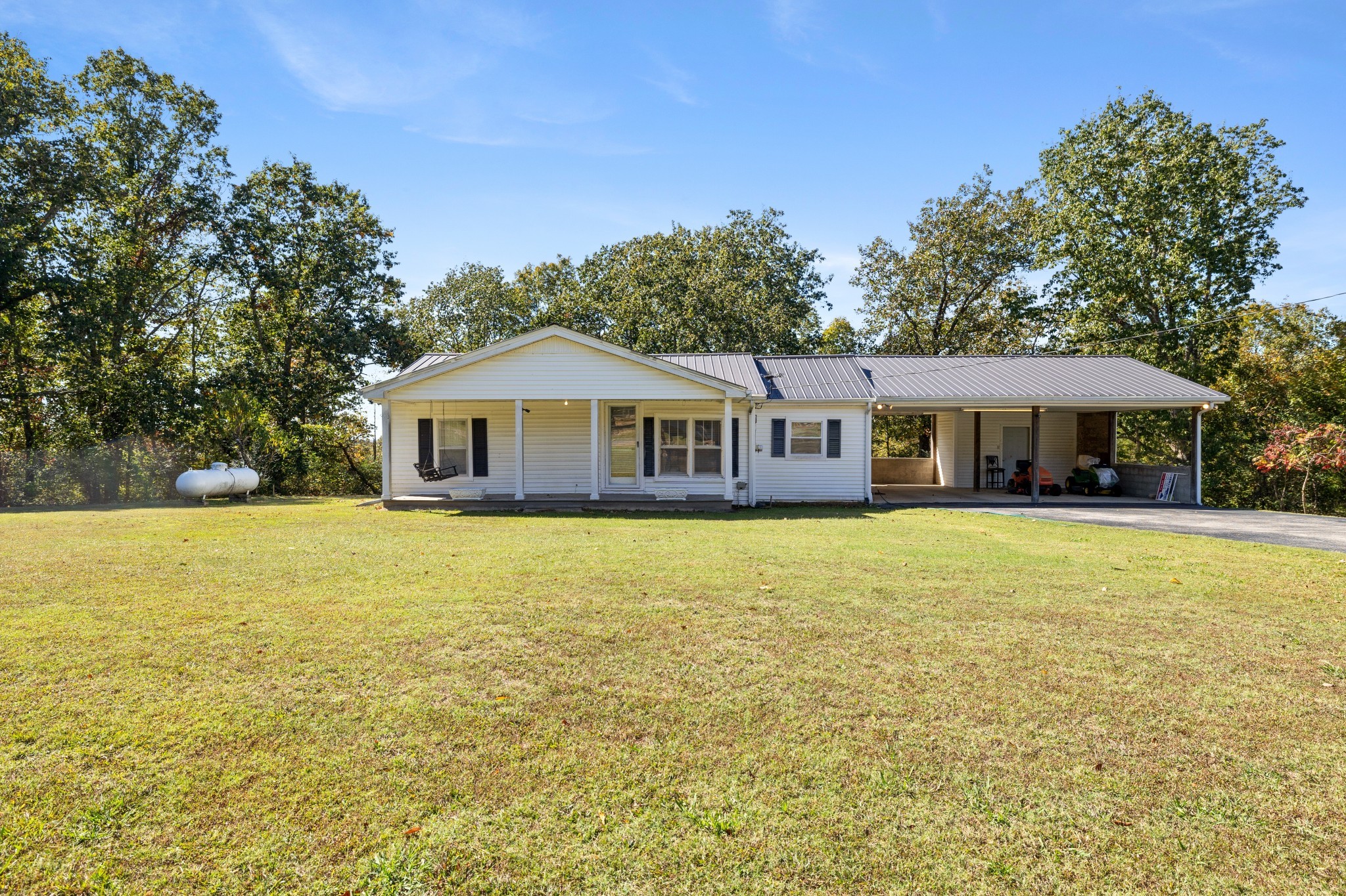 6204 Highway 230 Property Photo 1