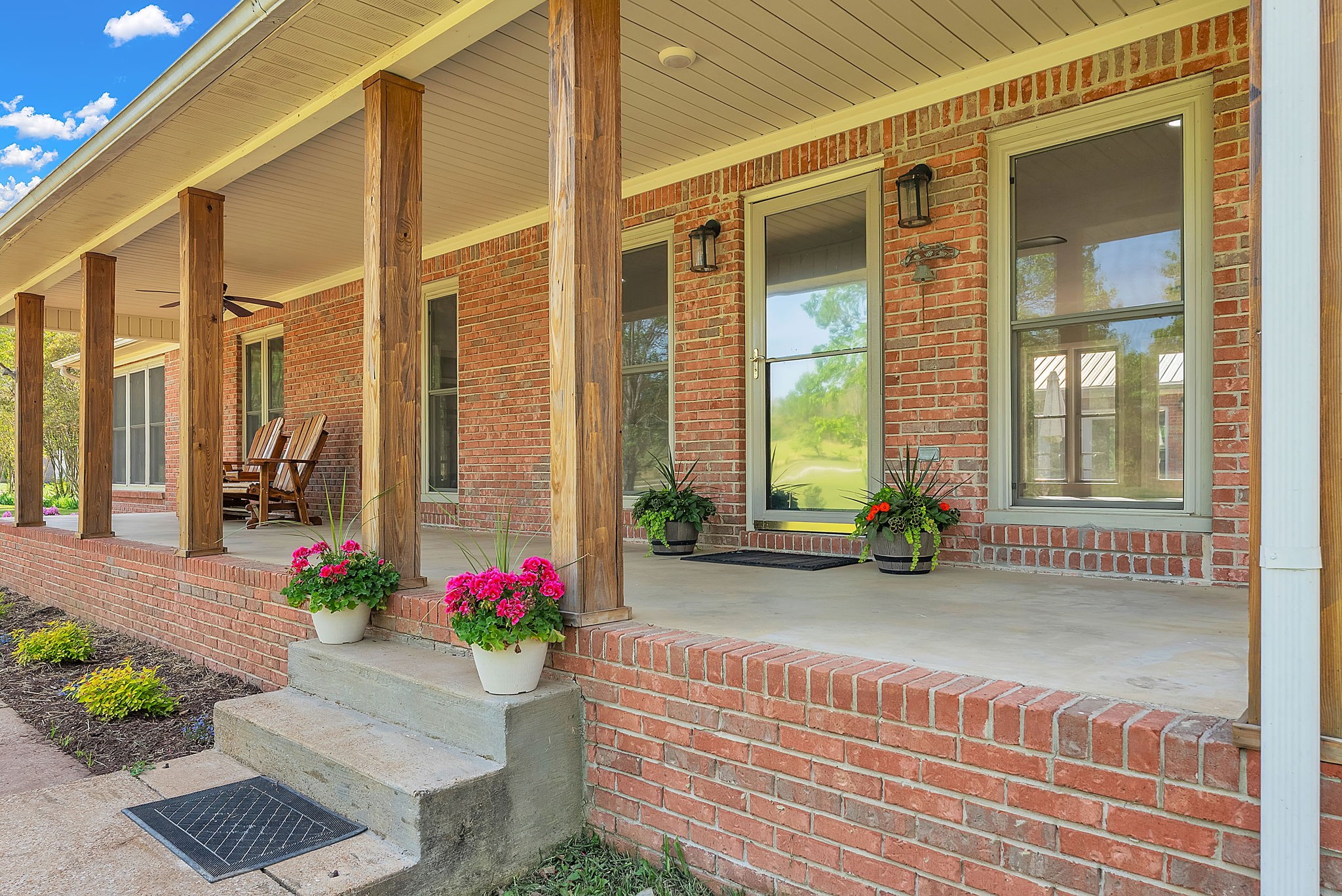 1819 Barker Rd Property Photo 2