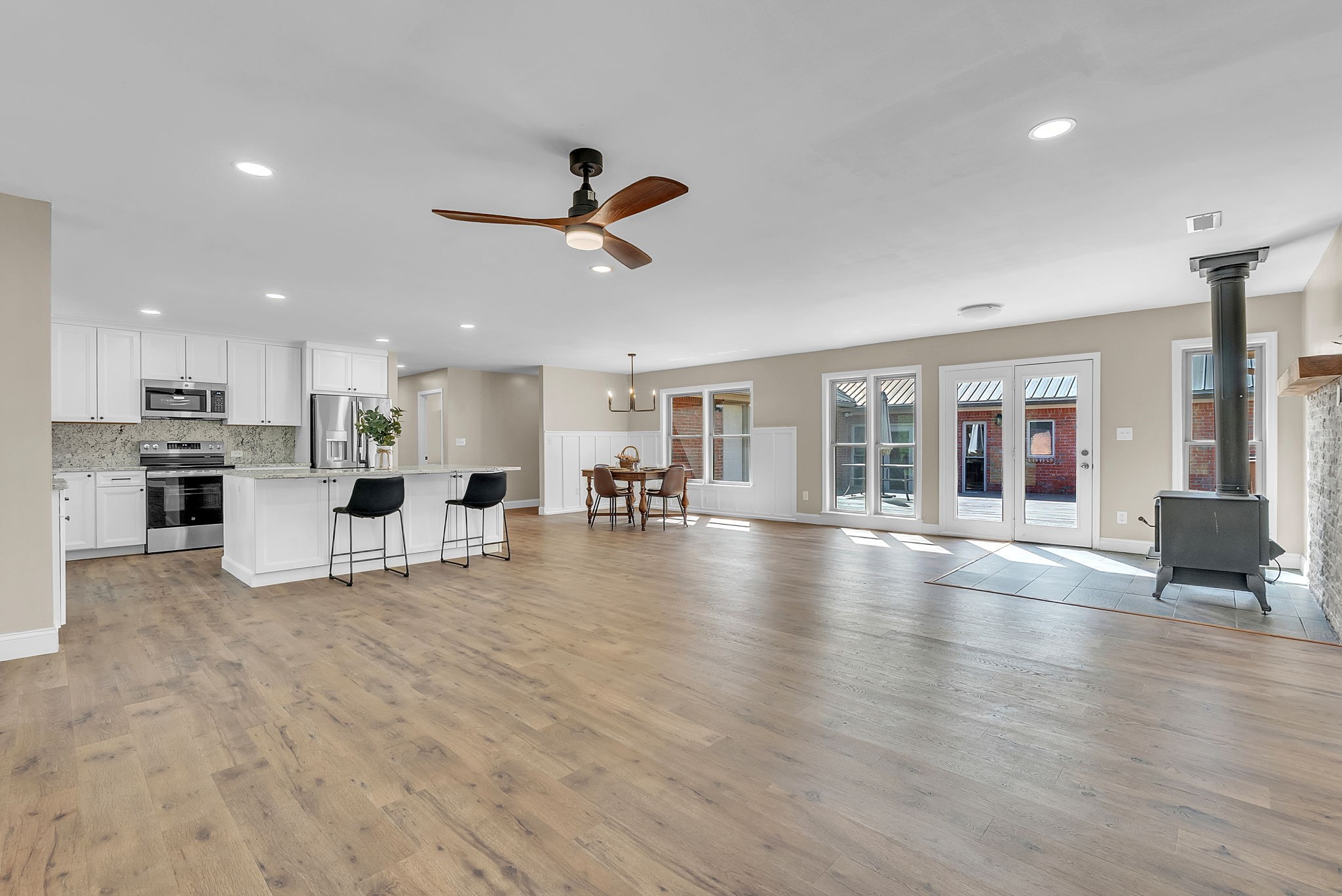 1819 Barker Rd Property Photo 10