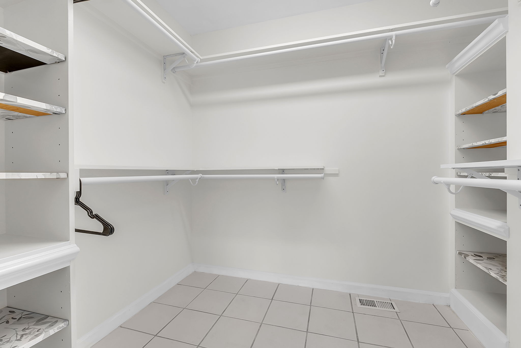 1819 Barker Rd Property Photo 19