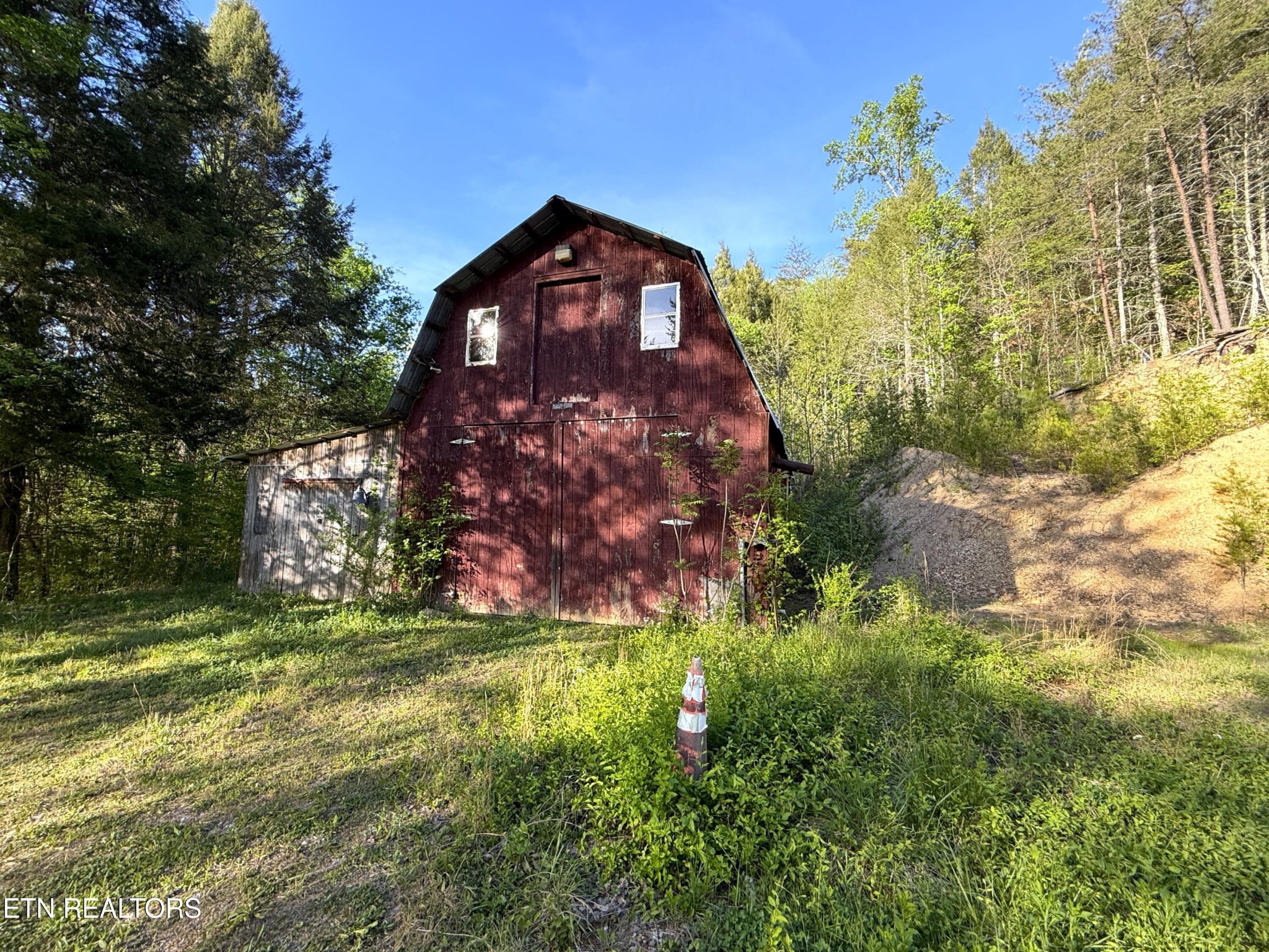 2930 Arch Way Property Photo 5