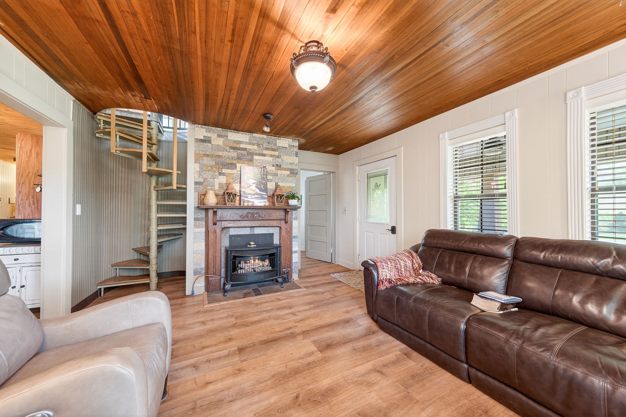 7400 Franks Ferry Rd Property Photo 11