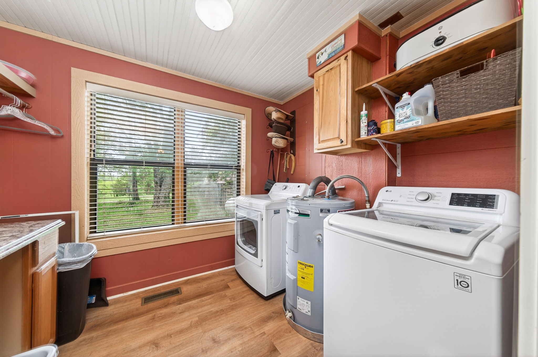 7400 Franks Ferry Rd Property Photo 21