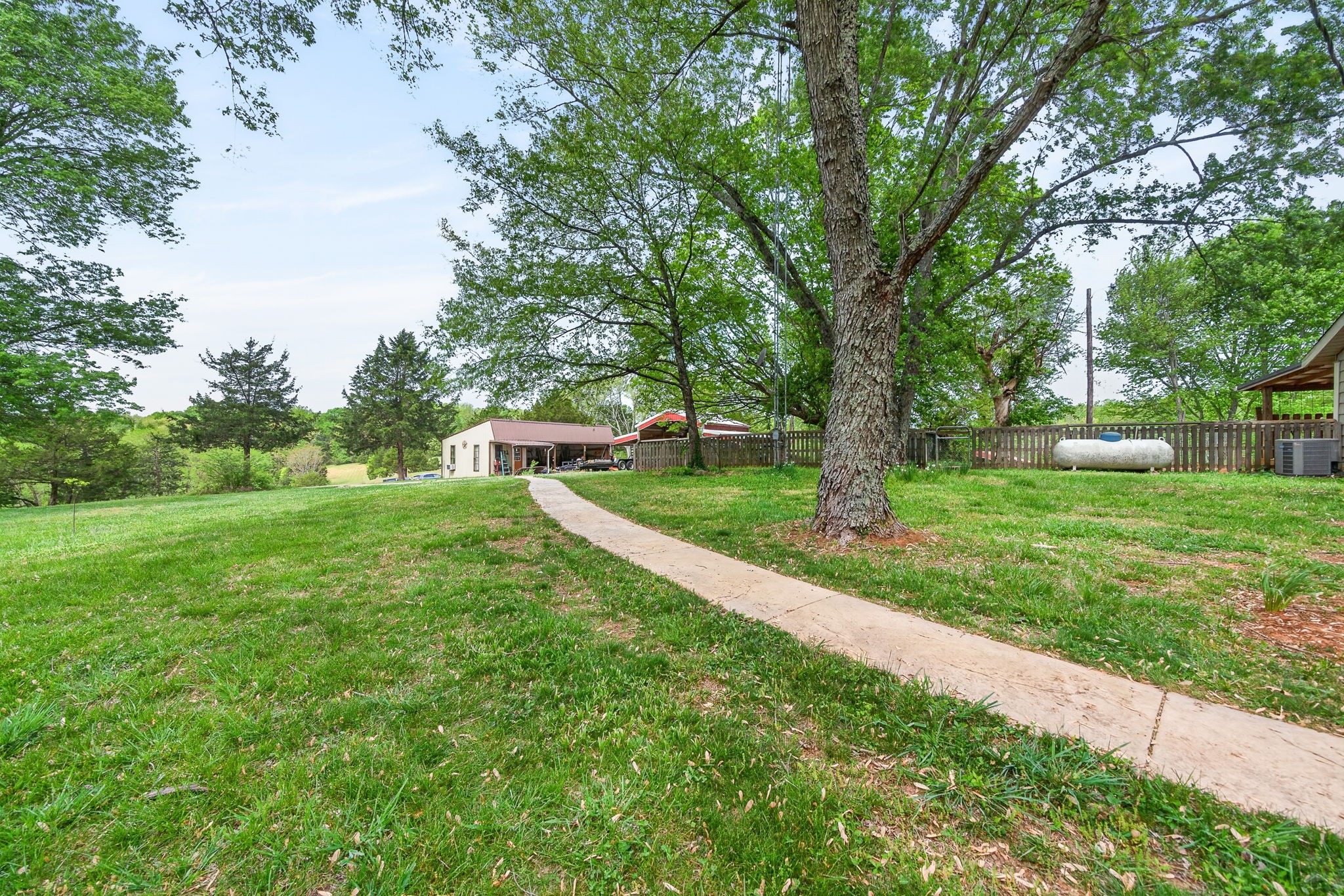 7400 Franks Ferry Rd Property Photo 32