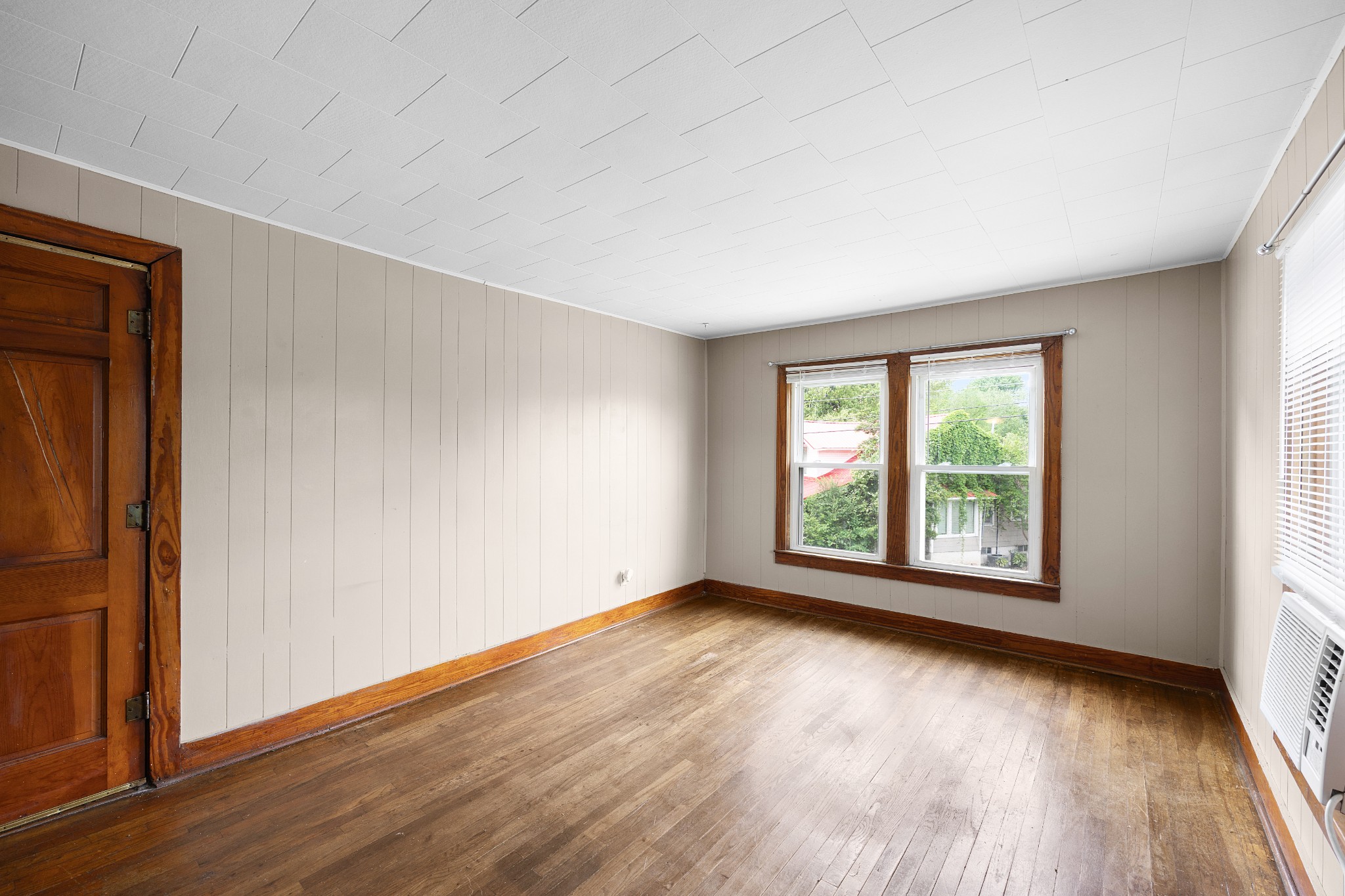 116 Summer St Property Photo 3