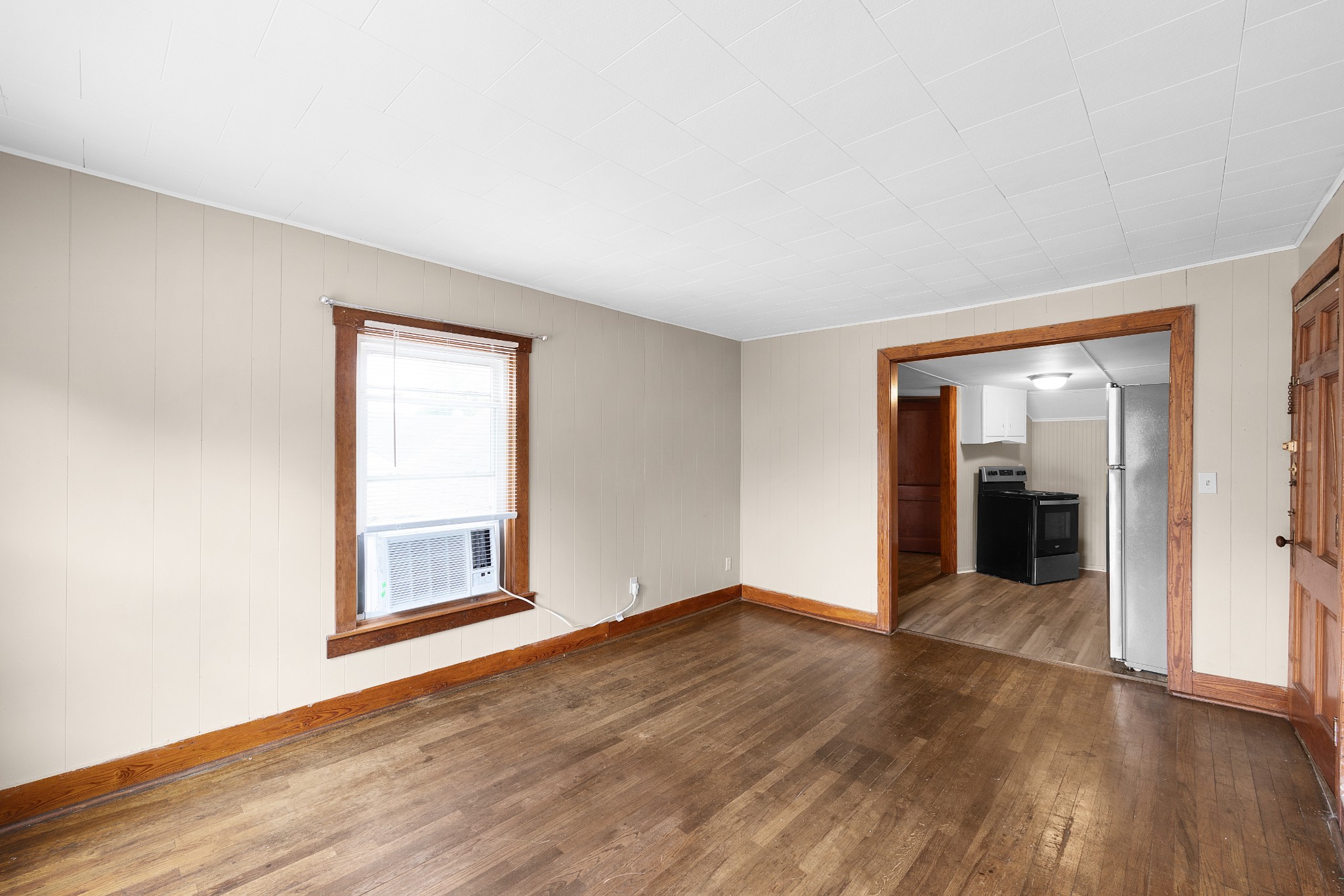 116 Summer St Property Photo 4