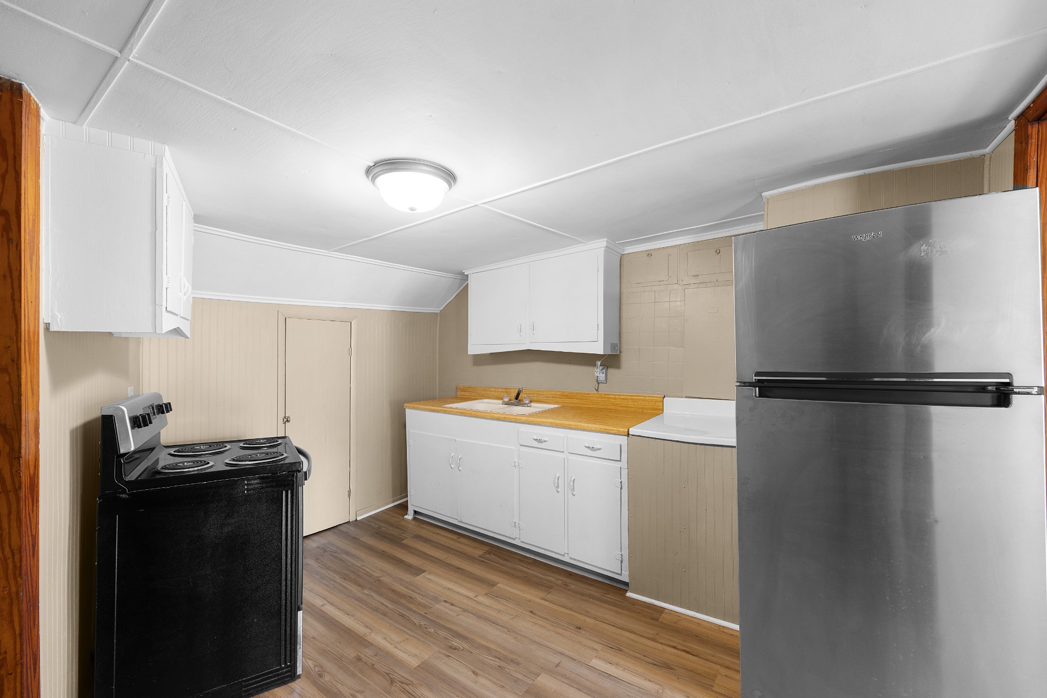 116 Summer St Property Photo 6