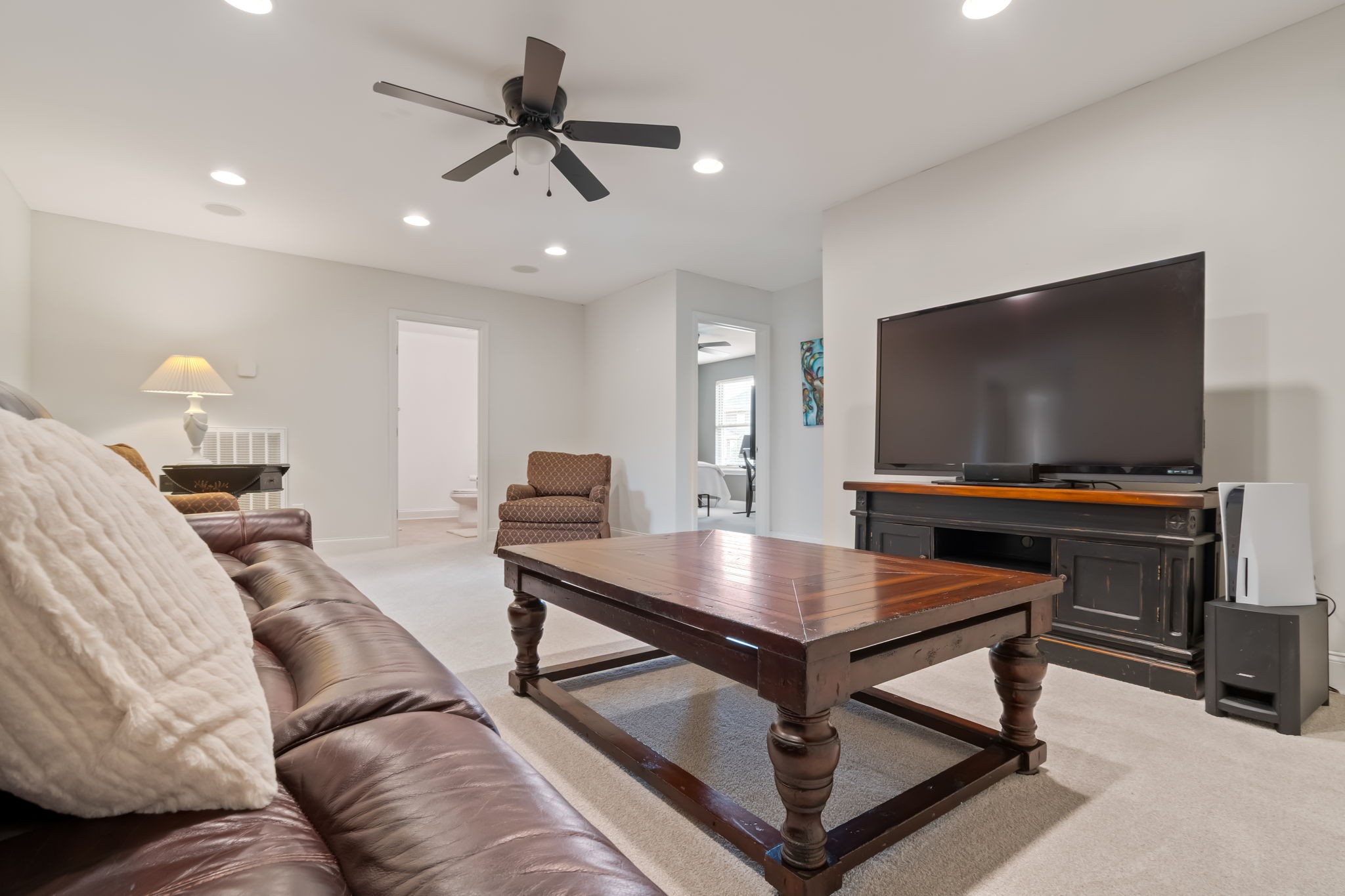 2516 Westerham Way Property Photo 12